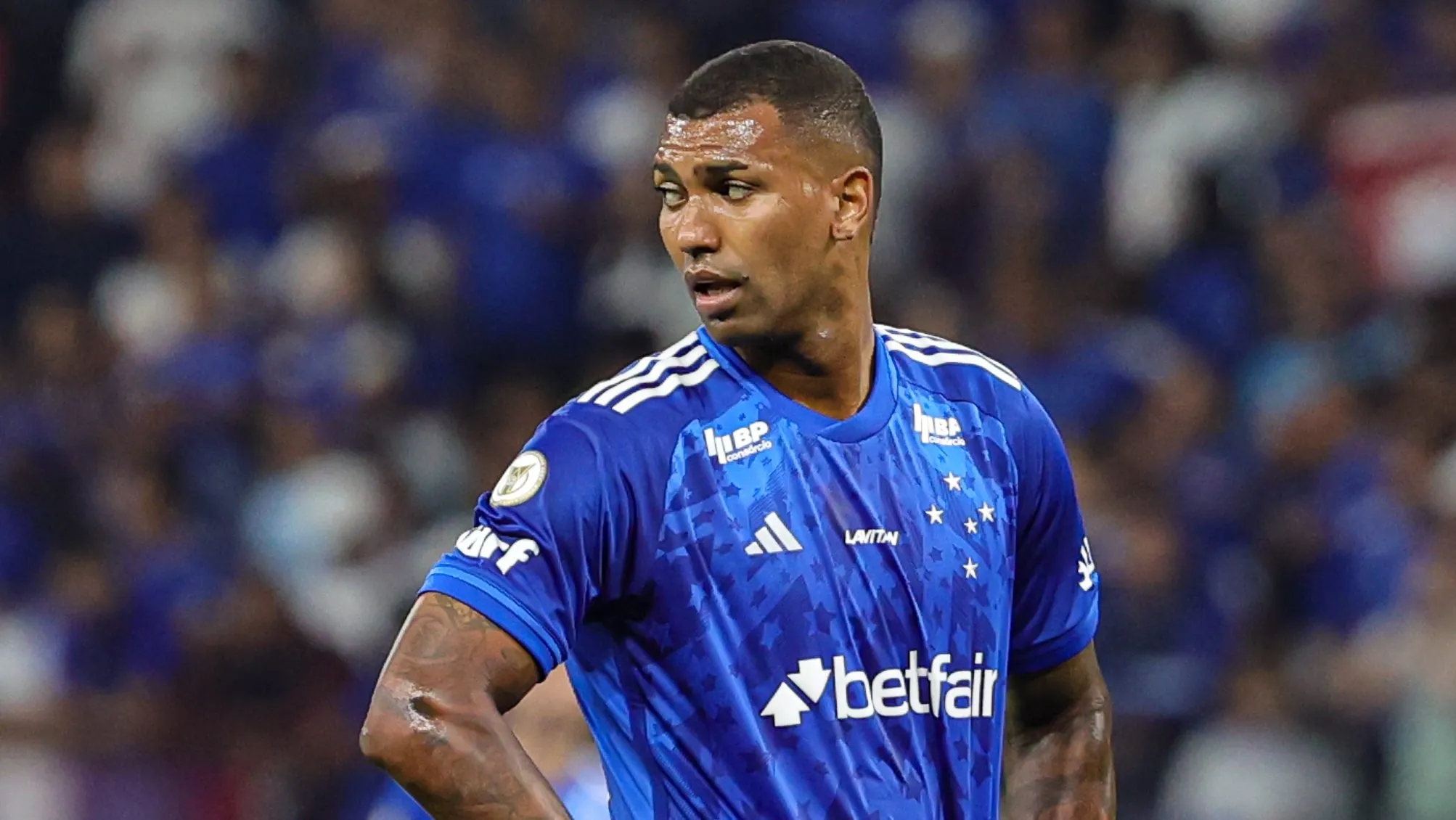 Walace foi punido por ato de indisciplina nos bastidores e Cruzeiro tende a negociar volante – Foto: Gilson Lobo/AGIF