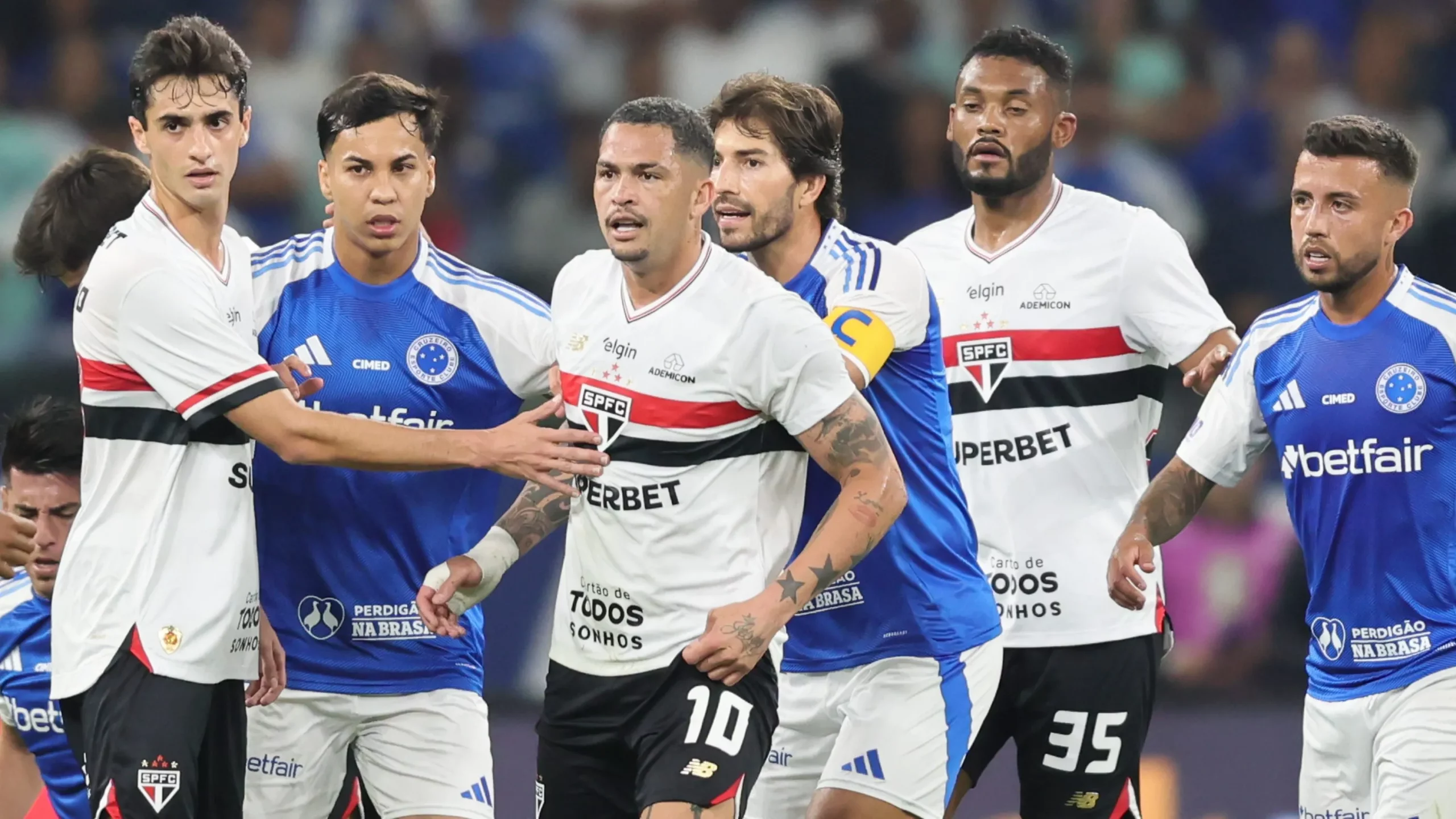 Último duelo entre as equipes aconteceu no Mineirão. Foto: Gilson Lobo/AGIF