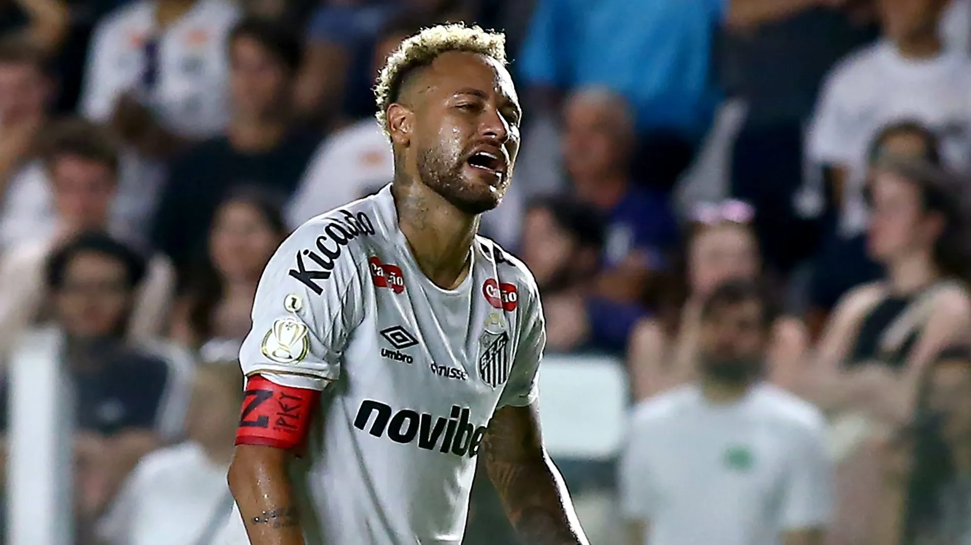 Neymar durante partida contra o Coritiba. Foto: Mauricio De Souza/AGIF