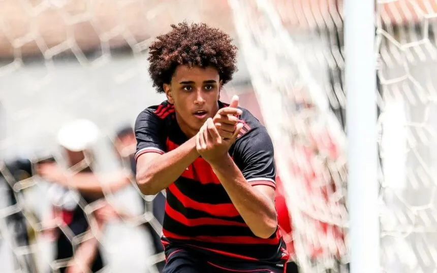 Meia ainda não renovou com o Flamengo – Foto: Divulgação/Flamengo