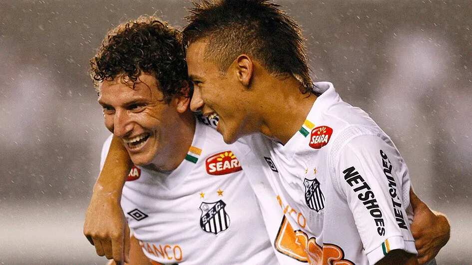Elano e Neymar foram grandes companheiros no Santos – Foto: Ricardo Saibun – Flickr Oficial Santos Futebol Clube