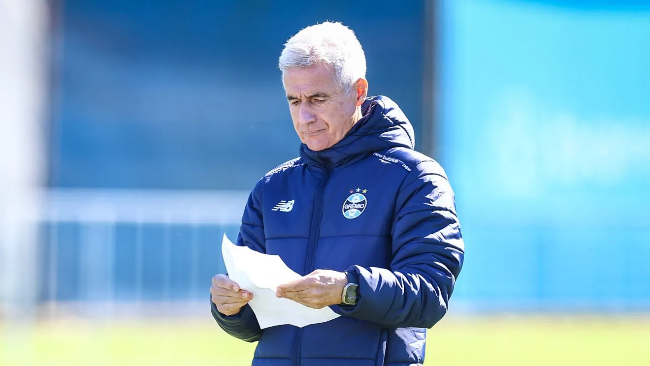 Luís Castro preservará titulares contra o Confiança – Foto: Lucas Uebel/Gremio FBPA