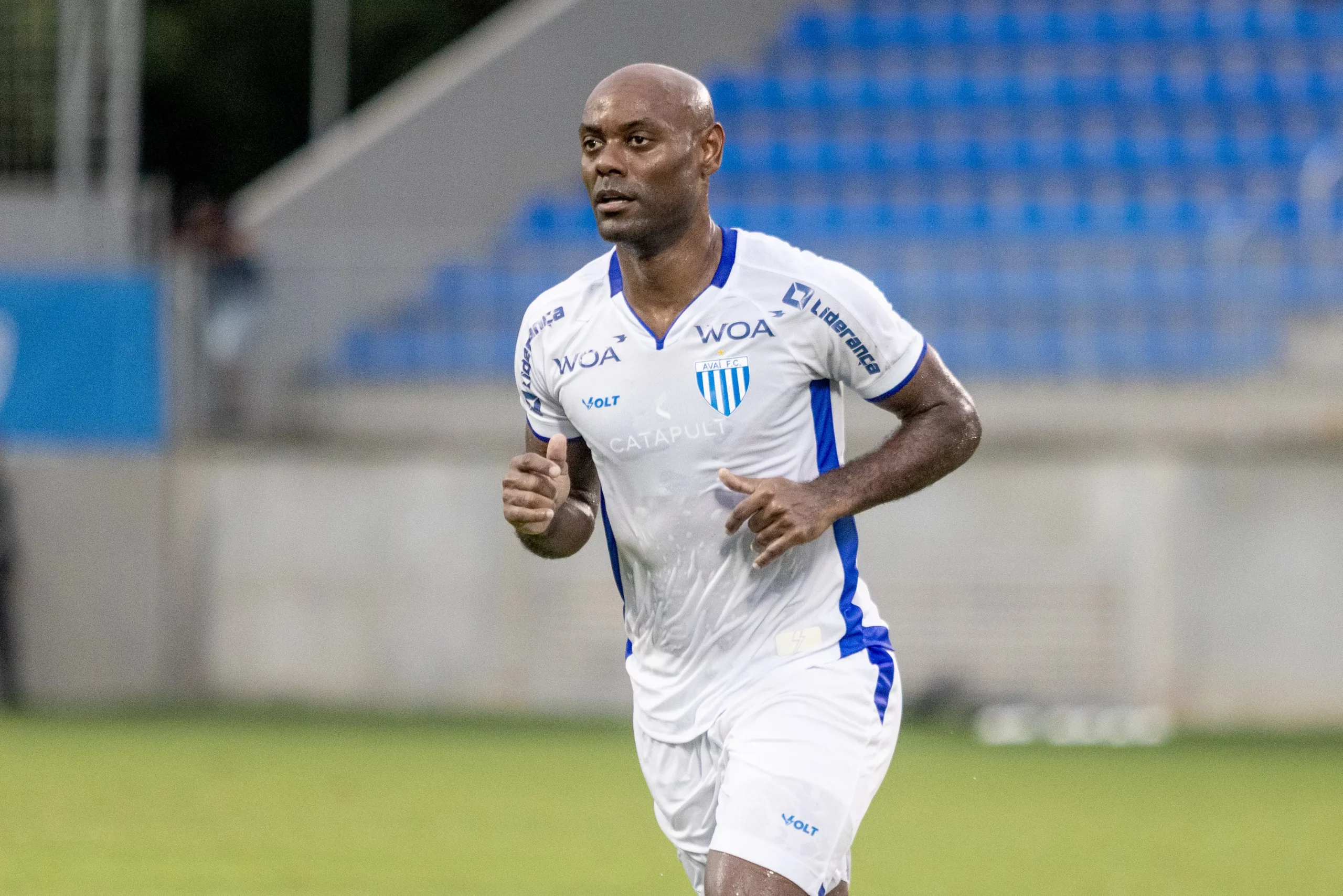 SC – ITAJAI – 15/02/2025 – CATARINENSE 2025, BARRA X AVAI – Vagner Love jogador do Avai durante partida contra o Barra no estadio Arena Barra FC pelo campeonato Catarinense 2025. Foto: Lucas Gabriel Cardoso/AGIF