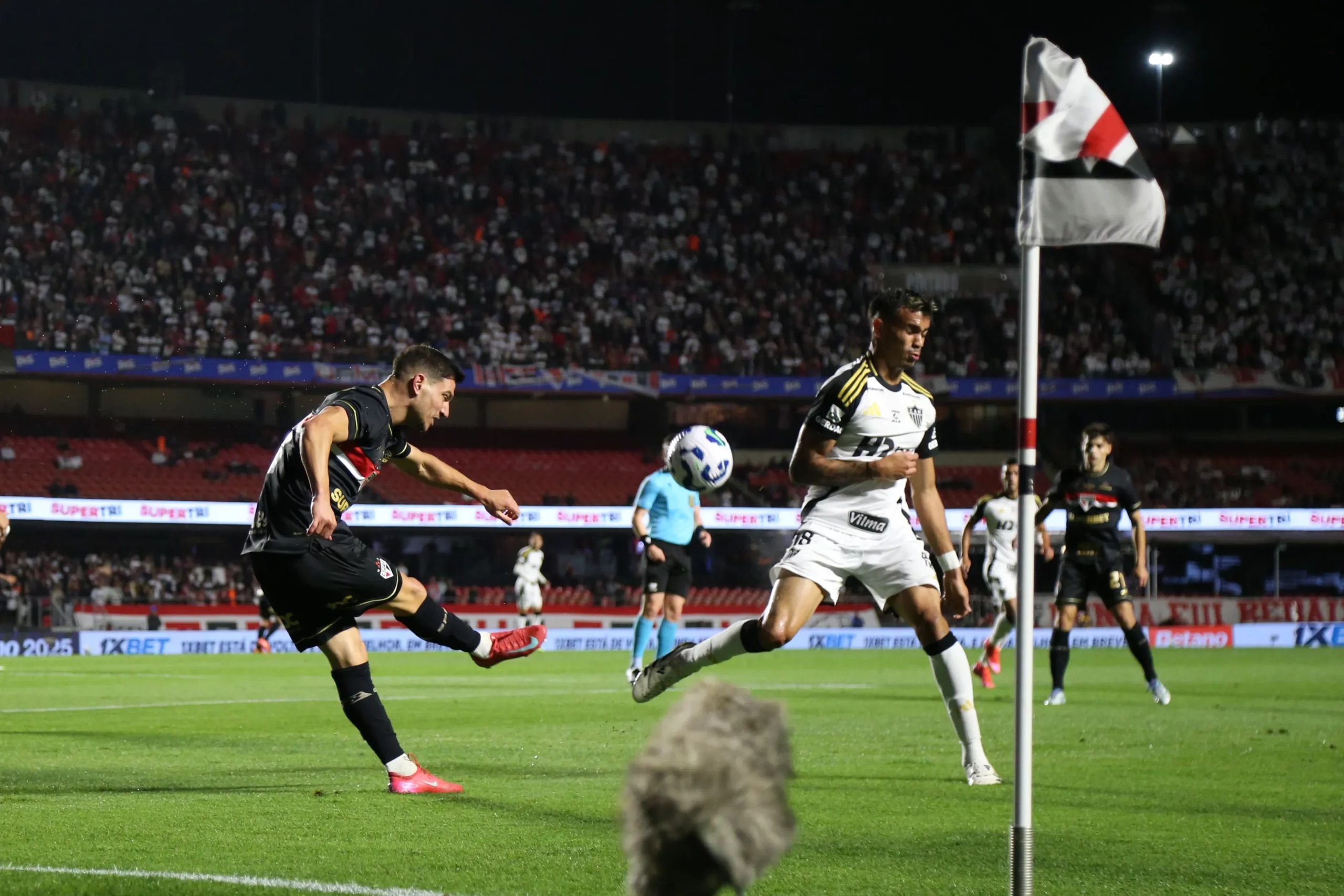 Caio Paulista jogador do Atletico durante a partida contra o Sao Paulo no estadio Morumbis em Sao Paulo (SP), pelo campeonato Brasileiro A 2025. Foto: Marlon Costa/AGIF