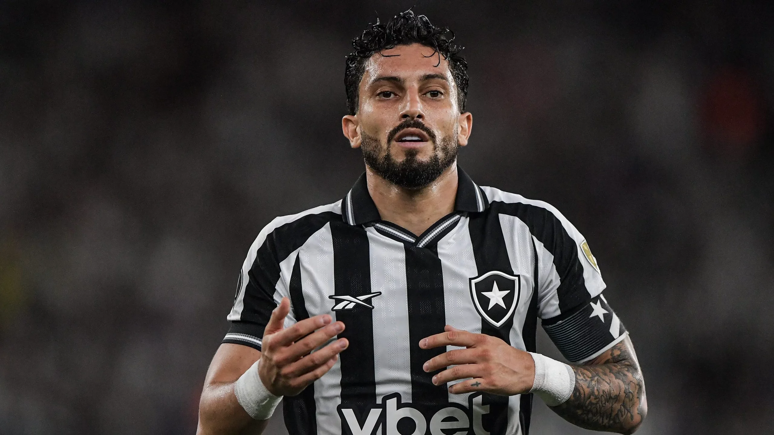Alex Telles - Foto: Thiago Ribeiro/AGIF.