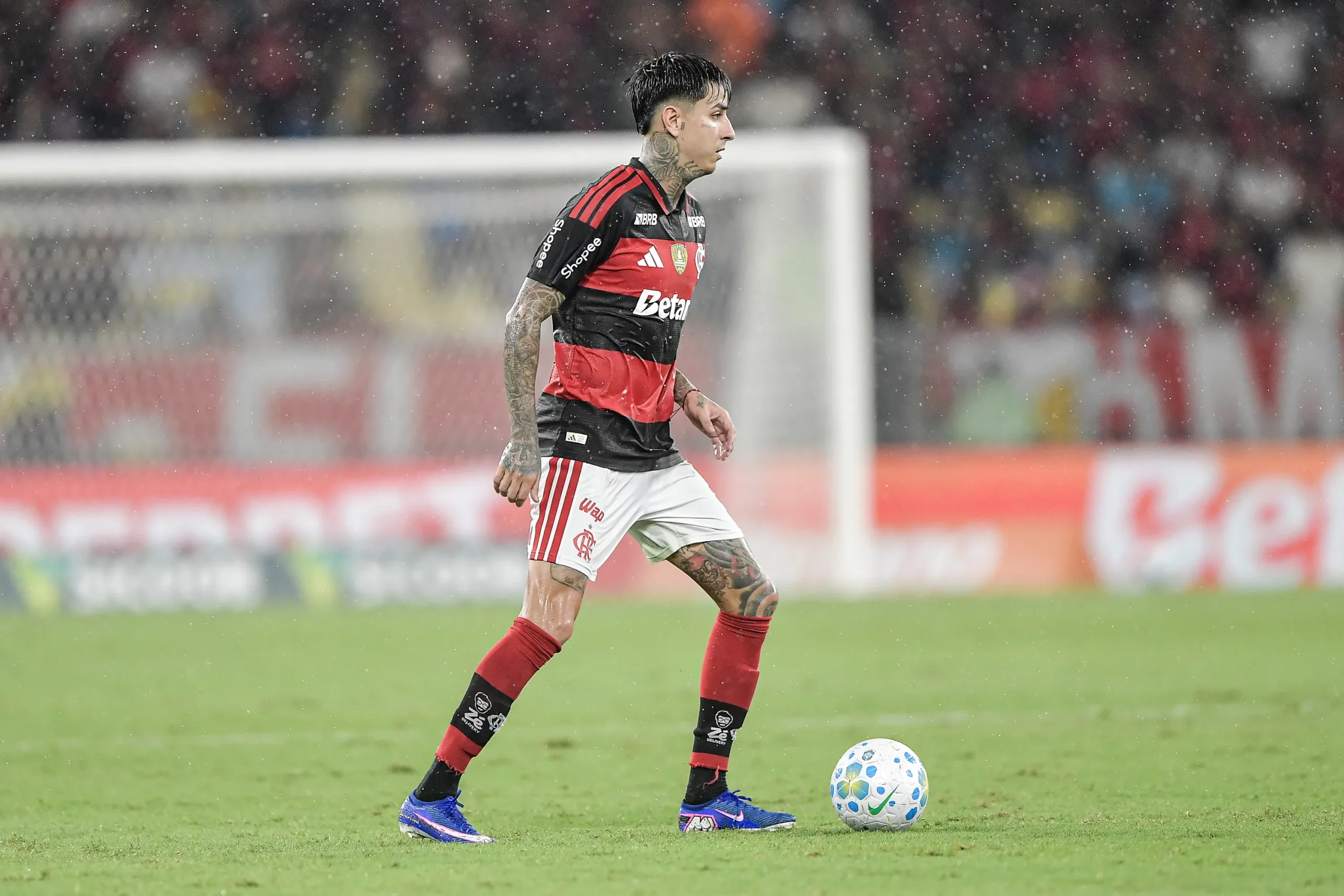 Pulgar deve retornar ao banco após longo período de ausência. Foto: Thiago Ribeiro/AGIF