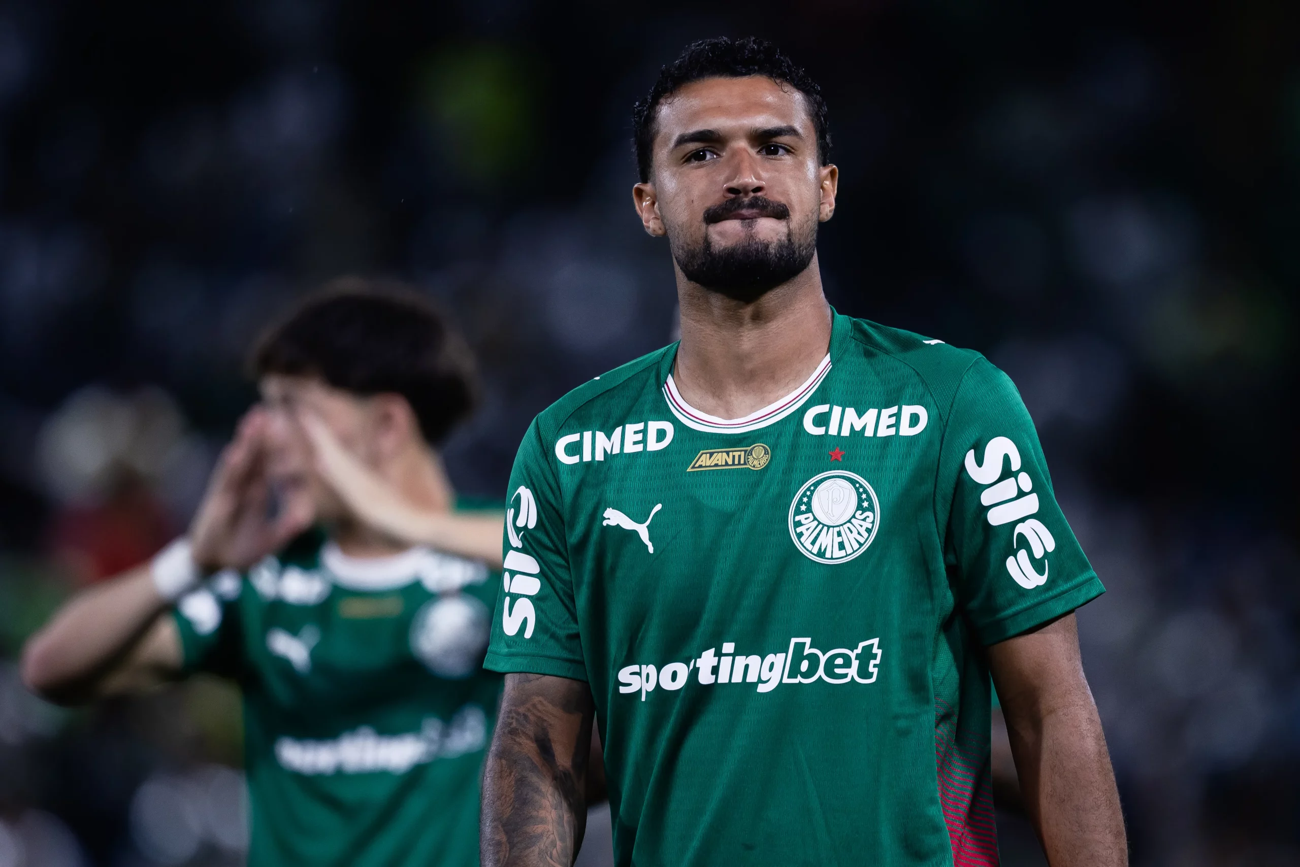 Jefté será o titular na lateral-esquerda do Porco. Foto: Ettore Chiereguini/AGIF