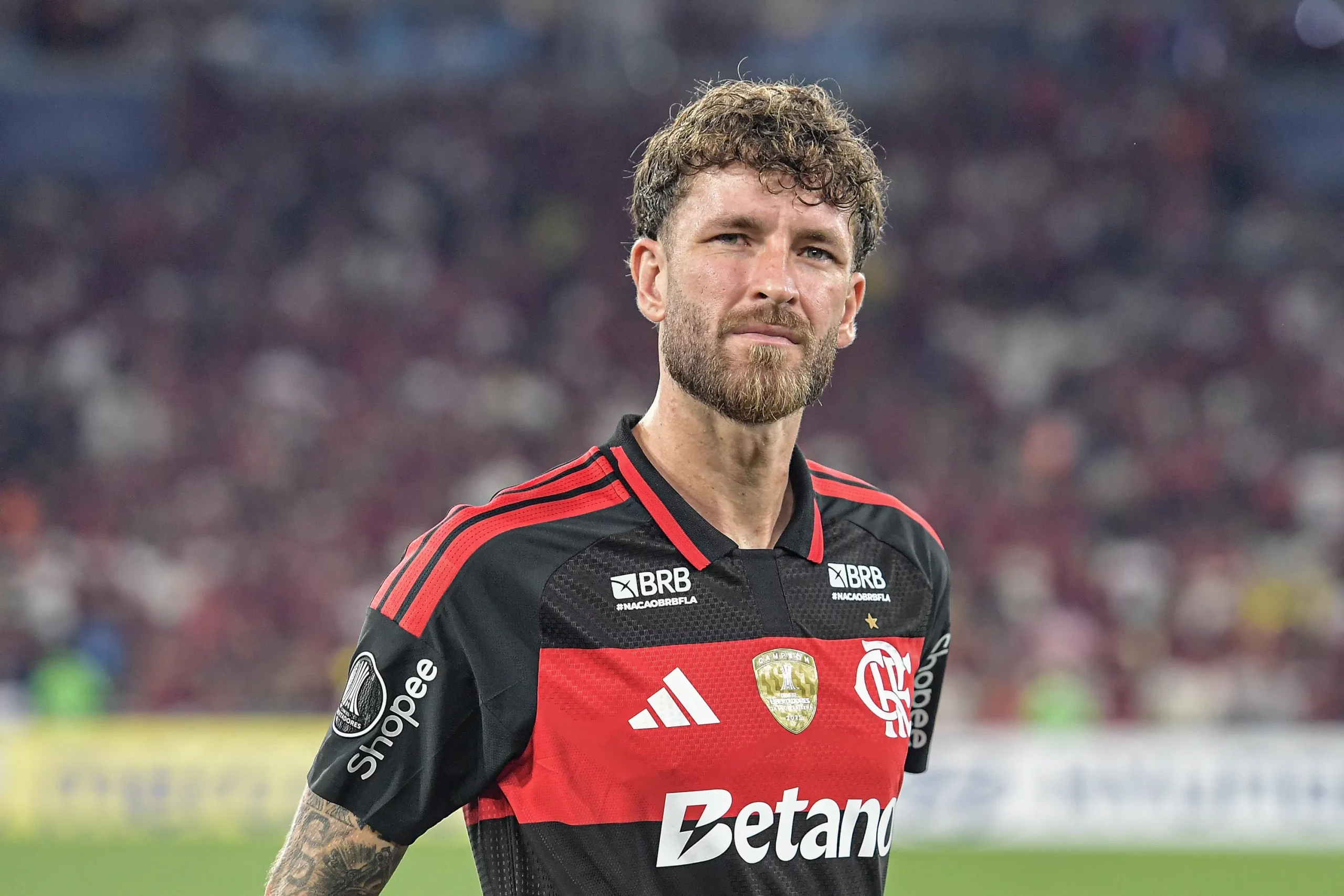 Leo Pereira, jogador do Flamengo – Foto: Thiago Ribeiro/AGIF