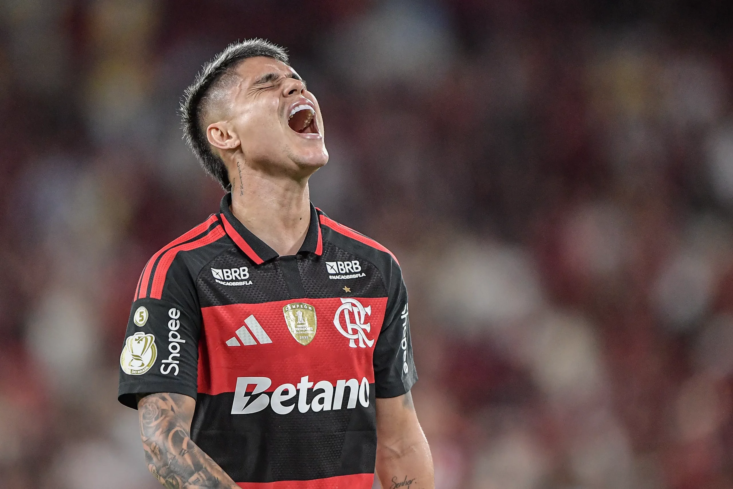 Luiz Araujo jogador do Flamengo durante partida contra o Vitoria no estadio Maracana pelo campeonato Copa Do Brasil 2026. Foto: Thiago Ribeiro/AGIF