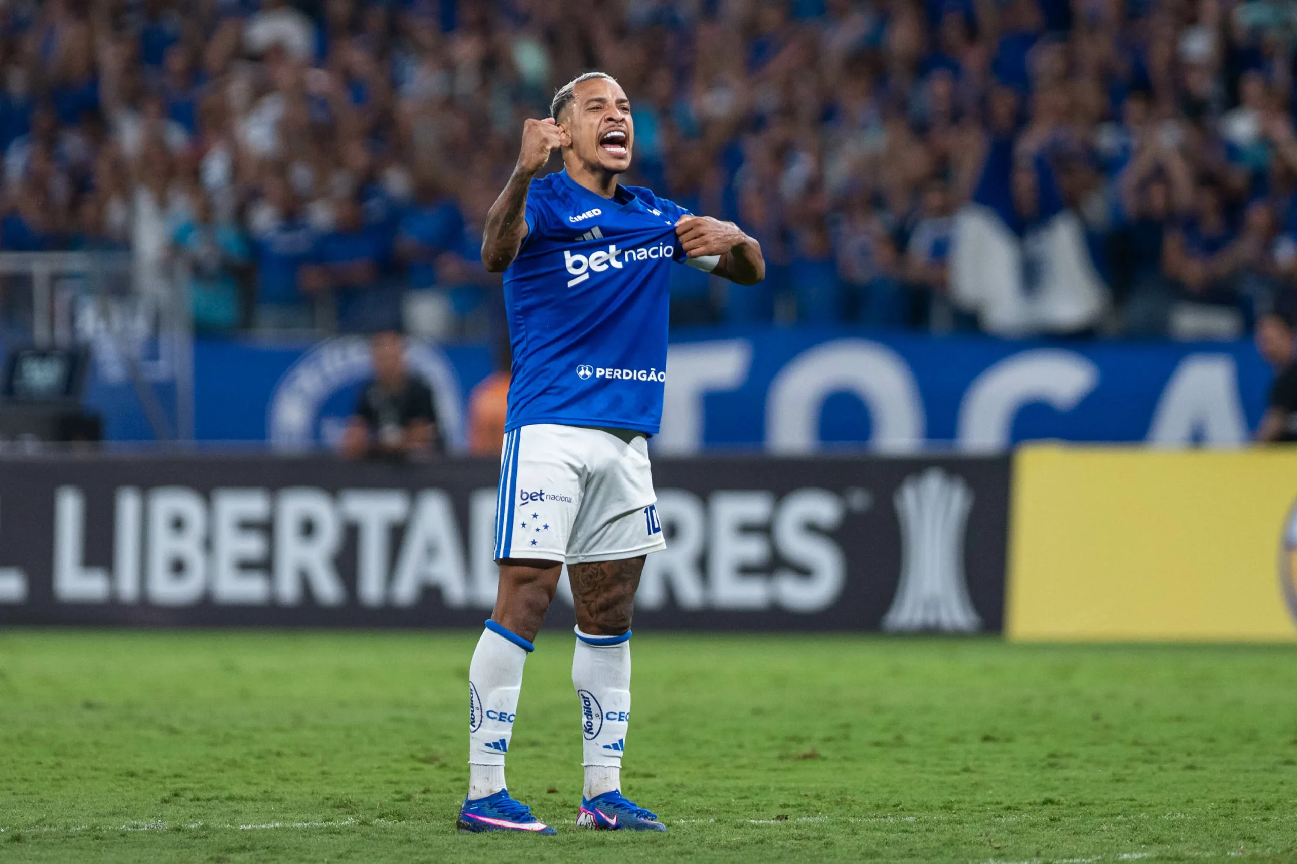 Matheus Pereira jogador do Cruzeiro comemora seu vitória da partida contra o Boca Juniors. Foto: Alessandra Torres/AGIF