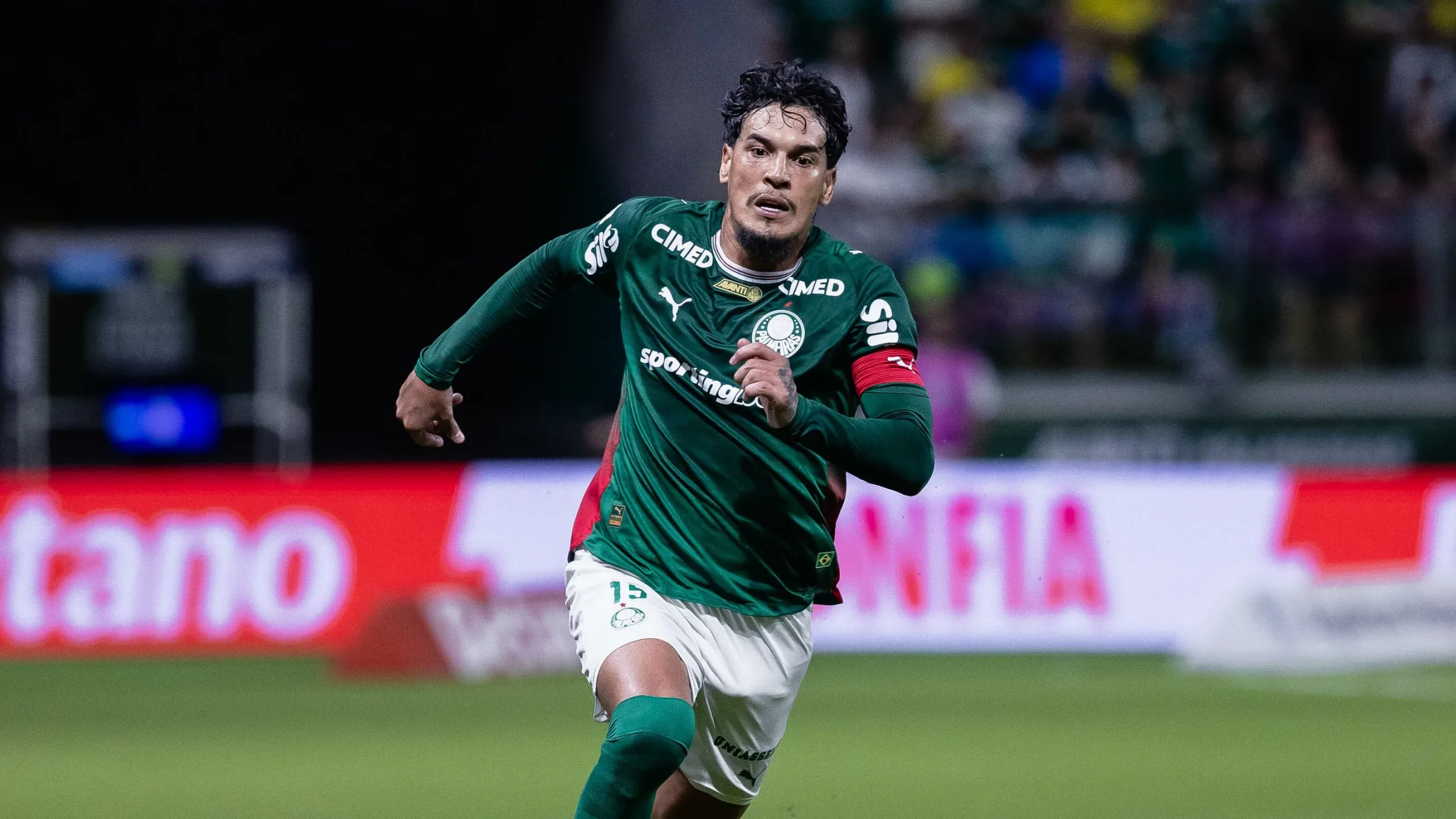 Gustavo Gomez jogador do Palmeiras durante partida contra o Santos no estadio Arena Allianz Parque pelo campeonato Brasileiro A 2026. Foto: Ettore Chiereguini/AGIF