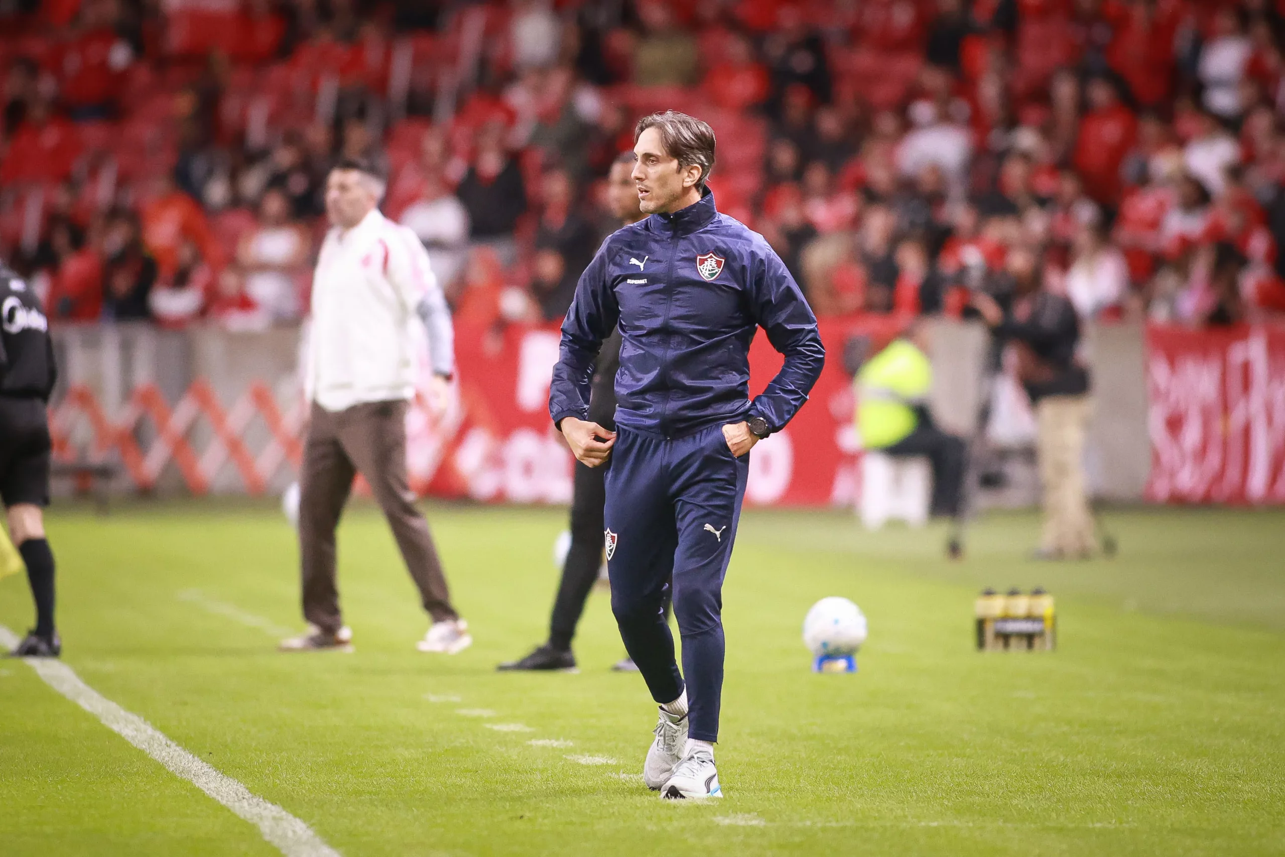 RS – PORTO ALEGRE – 03/05/2026 – BRASILEIRO A 2026, INTERNACIONAL X FLUMINENSE – Luiz Zubeldia tecnico do Fluminense durante partida contra o Internacional no estadio Beira-Rio pelo campeonato Brasileiro A 2026. Foto: Maxi Franzoi/AGIF