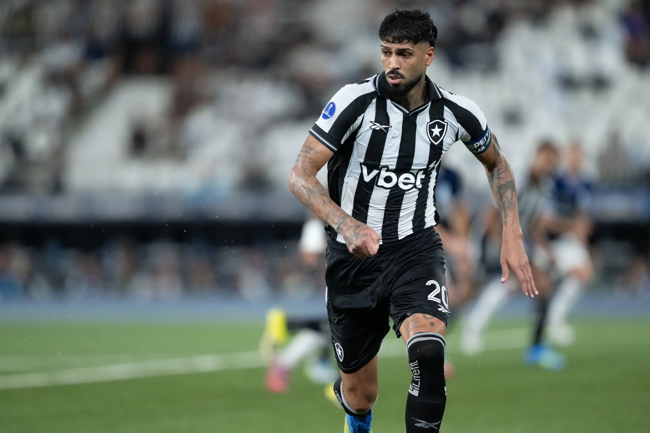 RJ – RIO DE JANEIRO – 06/05/2026 – COPA SUL-AMERICANA 2026, BOTAFOGO X RACING – Barboza jogador do Botafogo durante partida contra o Racing no estadio Engenhao pelo campeonato Copa Sul-Americana 2026. Foto: Jorge Rodrigues/AGIF