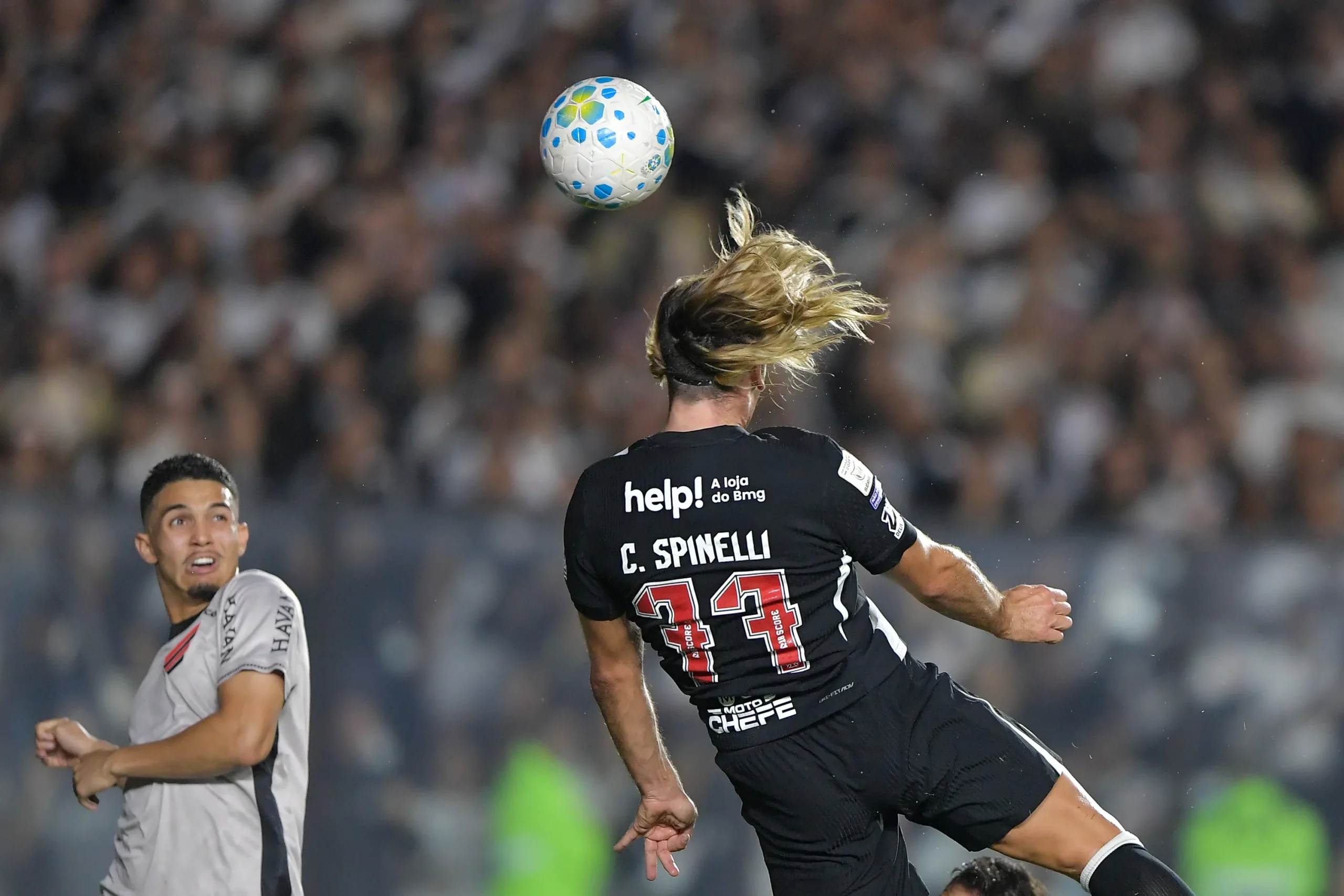 Spinelli é titular em Vasco x Athletico-PR. Foto: Thiago Ribeiro/AGIF