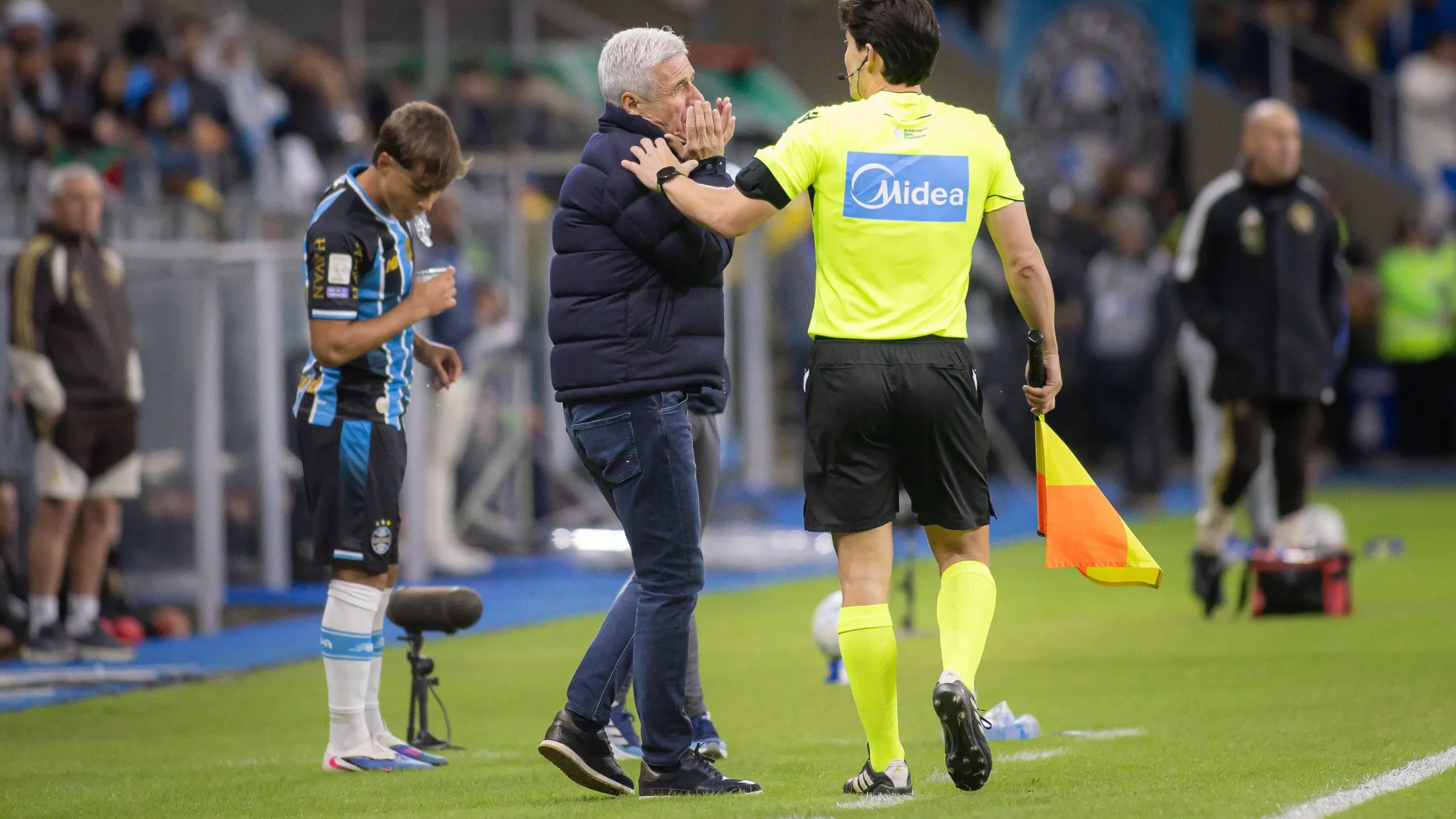 Castro em ação no duelo contra o Flamengo – Foto: Maxi Franzoi/AGIF