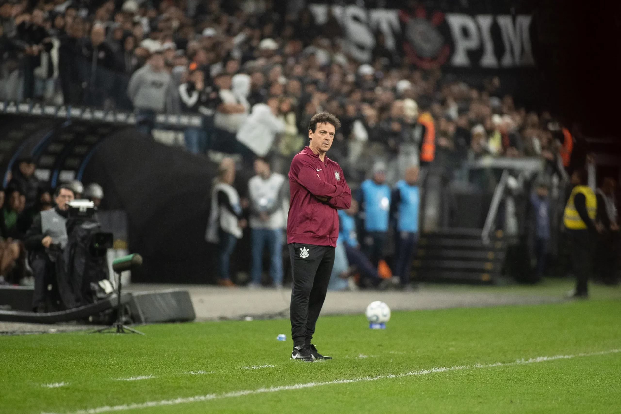 Fernando Diniz tdurante partida contra o Platense. Foto: Jefferson José/RP FOTOPRESS/AGIF