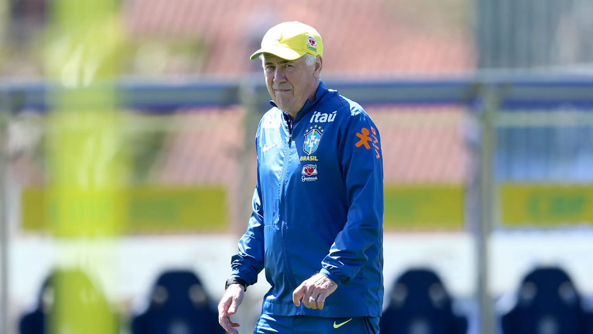 RJ - TERESOPOLIS - 03/09/2025 - BRASIL, TREINO NA GRANJA COMARY - Carlo Ancelotti tecnico da Selecao Brasileira durante treino na Granja Comary em Teresopolis (RJ), nesta quarta-feira (3). A Ancelotti na Seleção Brasileira. Foto: Marlon Costa/AGIF