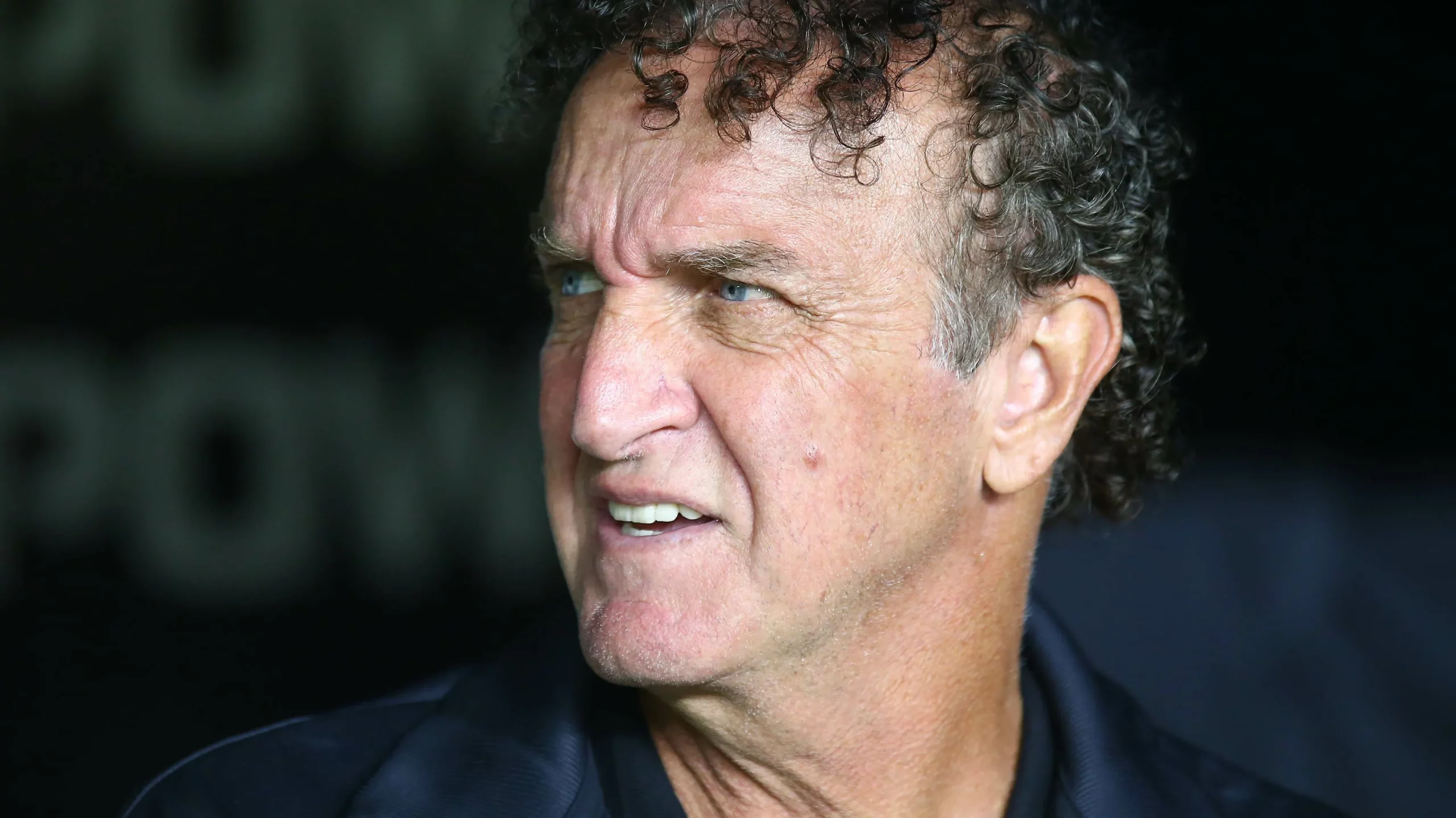 Cuca técnico do Santos durante partida contra o Deportivo Recoleta. Foto: Mauricio De Souza/AGIF
