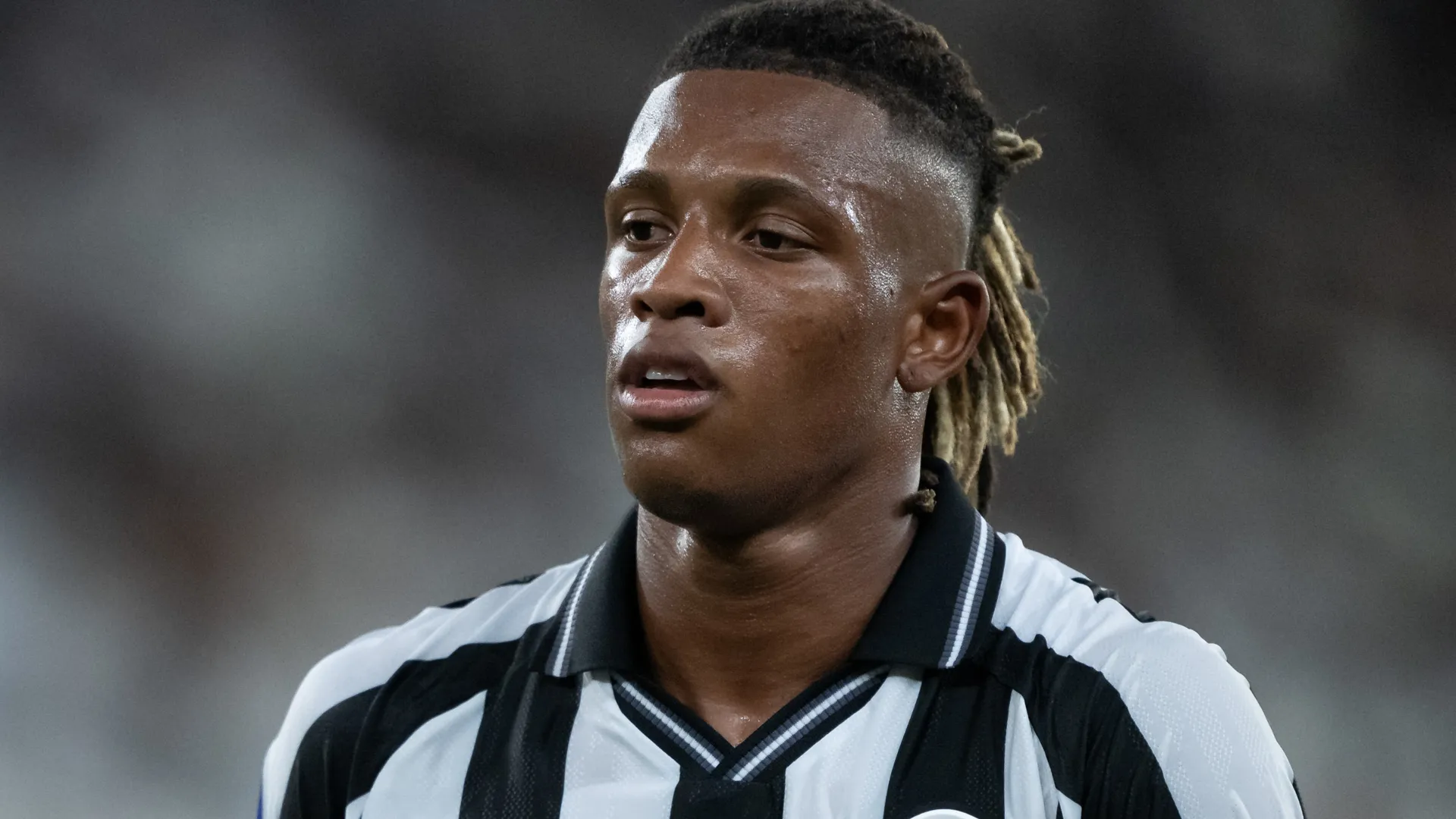 Danilo foi titular durante derrota do Botafogo contra o Remo. Foto: Marcelo Zambrana/AGIF