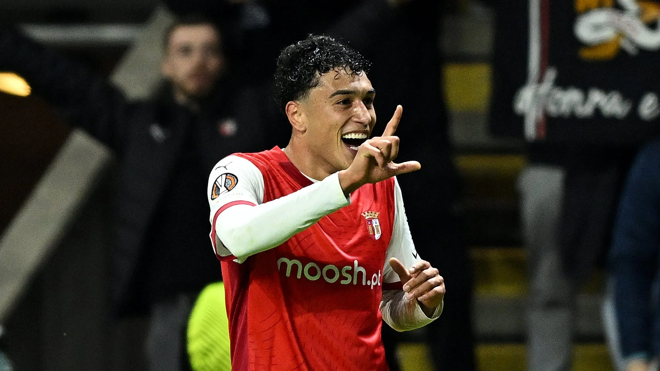 Vitor Carvalho tem contrato no Braga até junho de 2028 e interessa ao Galo desde o fim do ano passado – Foto: Octavio Passos/Getty Images