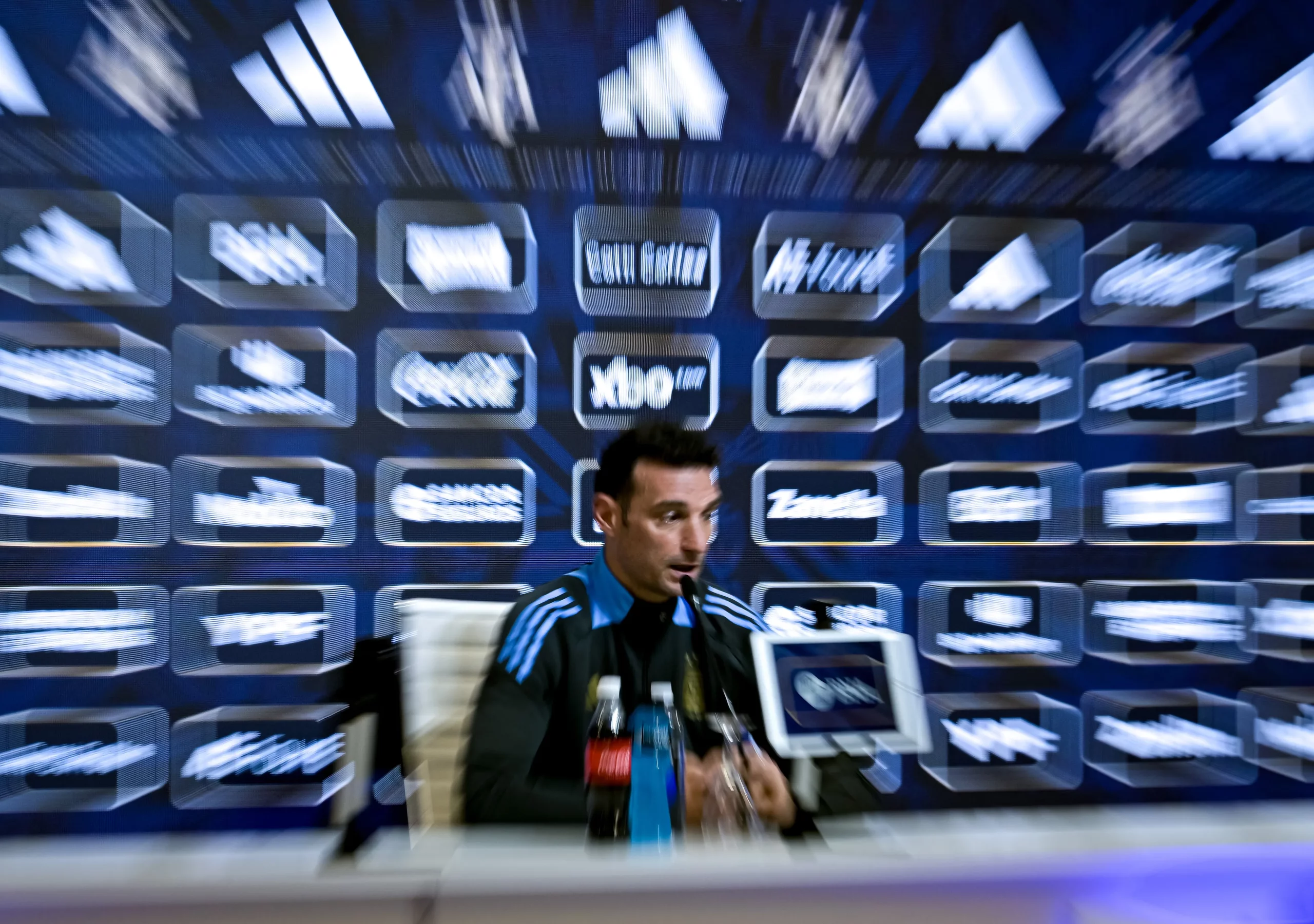 EZEIZA, ARGENTINA – MARCH 20: Lionel Scaloni head coach of Argentina speaks during a press conference on March 20, 2025 in Ezeiza, Argentina. (Photo by Marcelo Endelli/Getty Images)