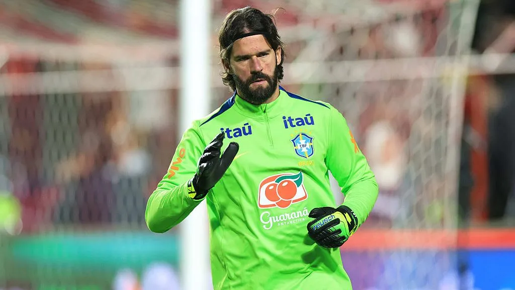Alisson chega ao grupo da Seleção após recente lesão. Foto: Buda Mendes/Getty Images