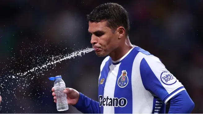 © (Photo by Diogo Cardoso/Getty Images) –Thiago Silva não vai mais jogar pelo Porto.