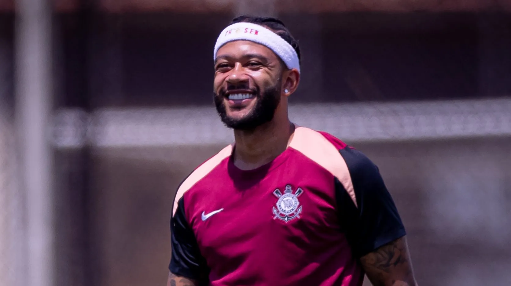 Memphis Depay durante treino no CT Joaquim Grava – Foto: Agência Corinthians – Rodrigo Coca