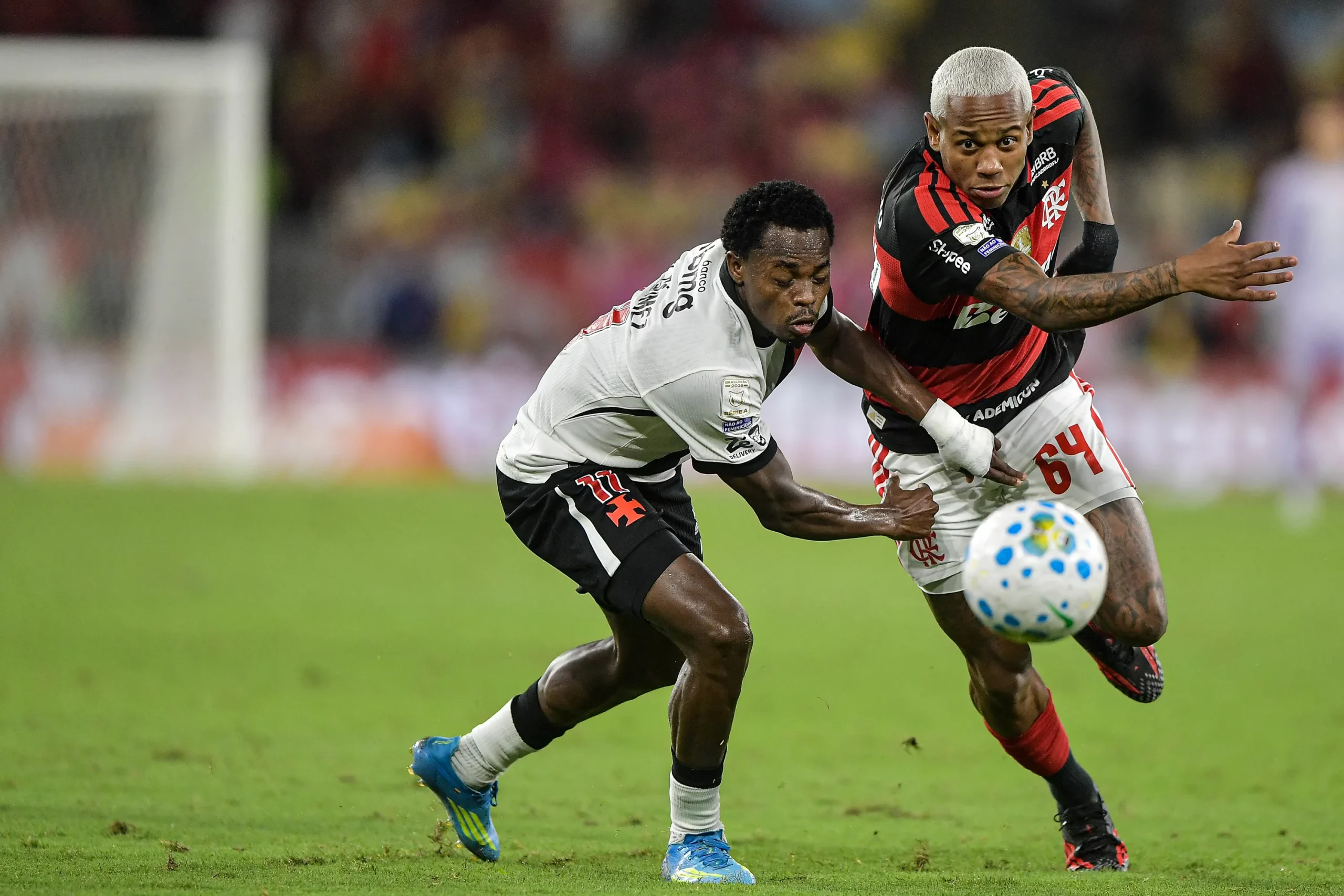 Wallace Yan entrou no 2° tempo do clássico. Foto: Thiago Ribeiro/AGIF