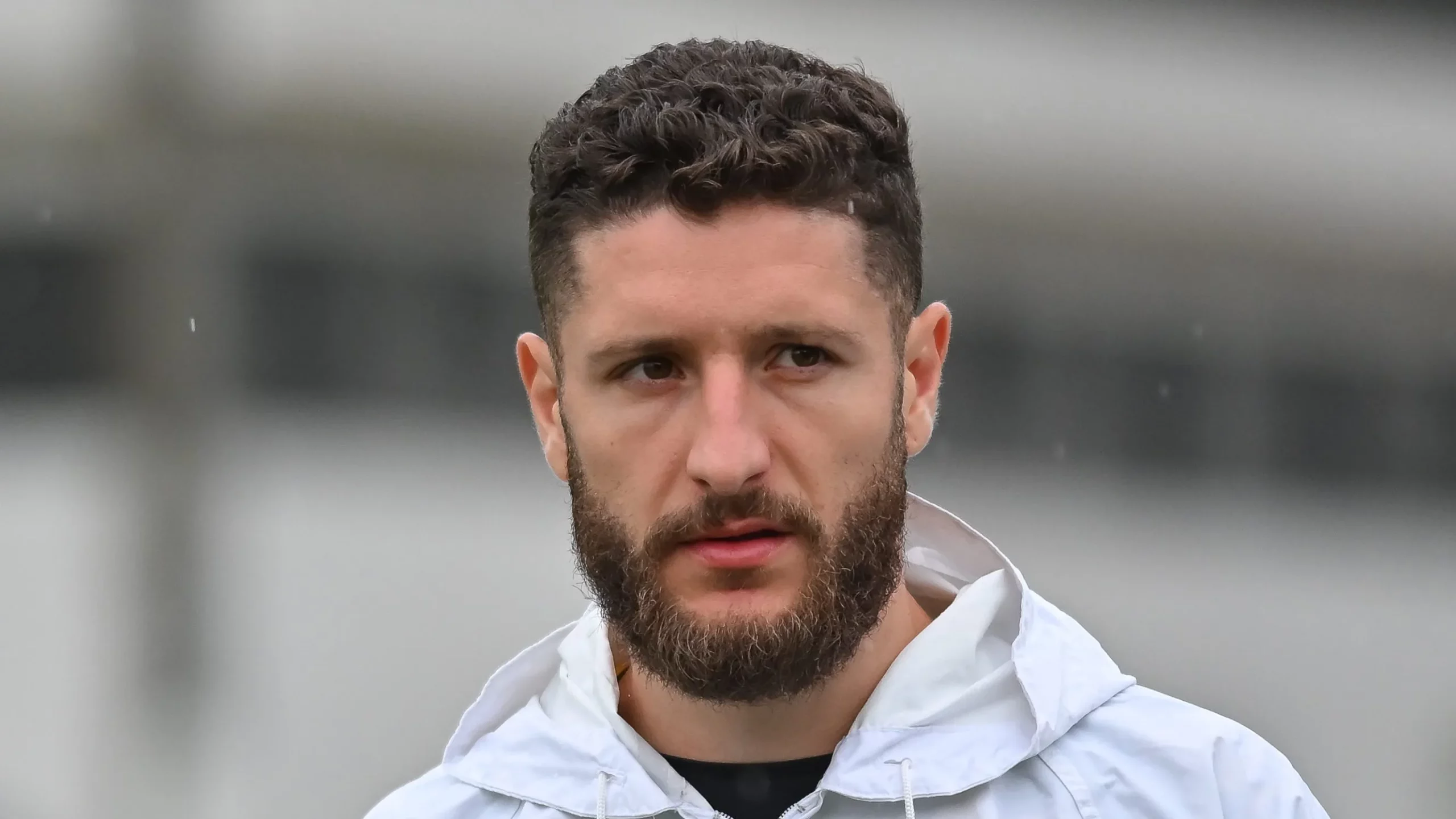 Foto: Jota Erre/AGIF – Zé Rafael está na barca de saídas do Peixe.