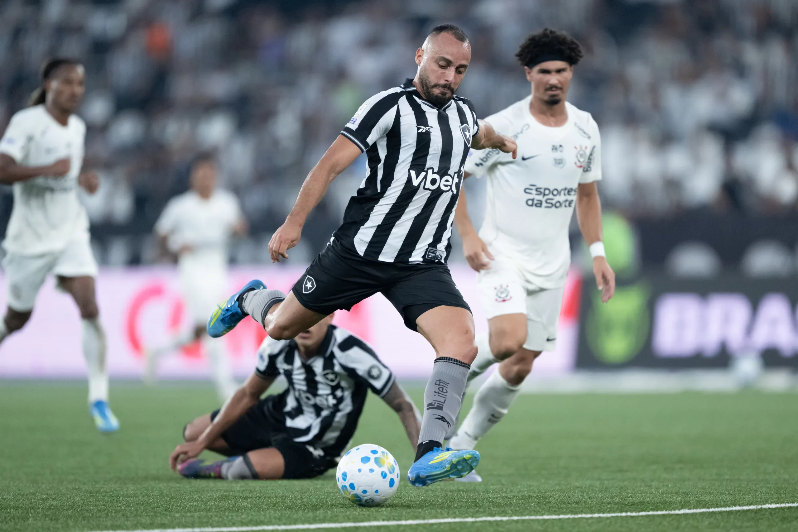 Corinthians sofreu três gols na derrota para o Botafogo, pelo Brasileirão. Foto: Jorge Rodrigues/AGIF