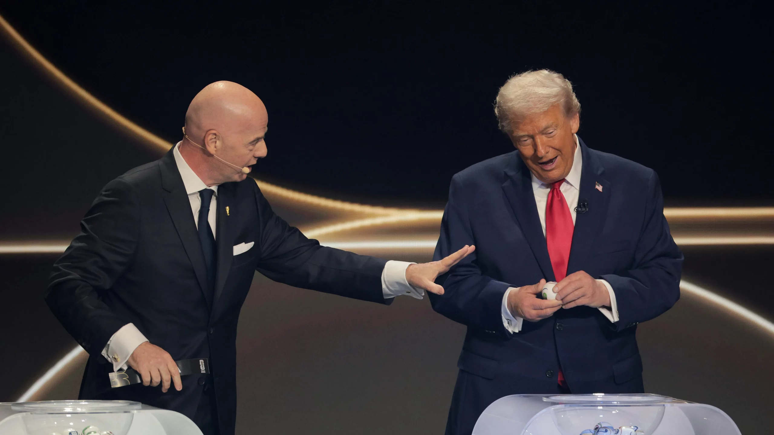 Trump e Infantino. (Photo by Kevin Dietsch/Getty Images)