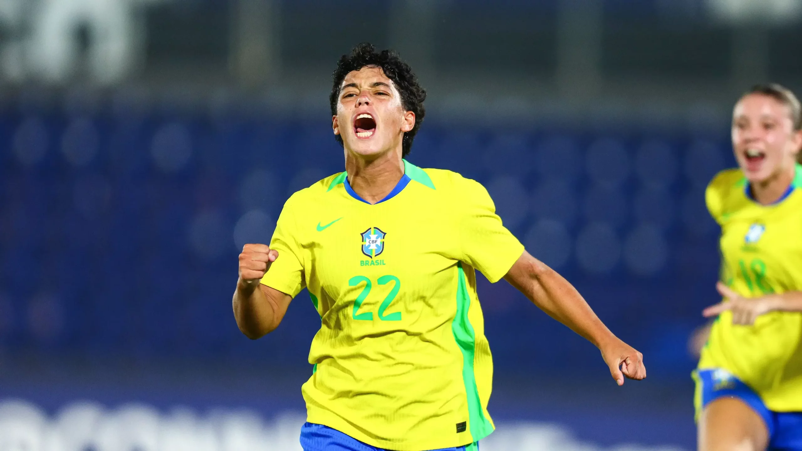 Mari Gigante celebra gol da Seleção Brasileira Feminina Sub-17