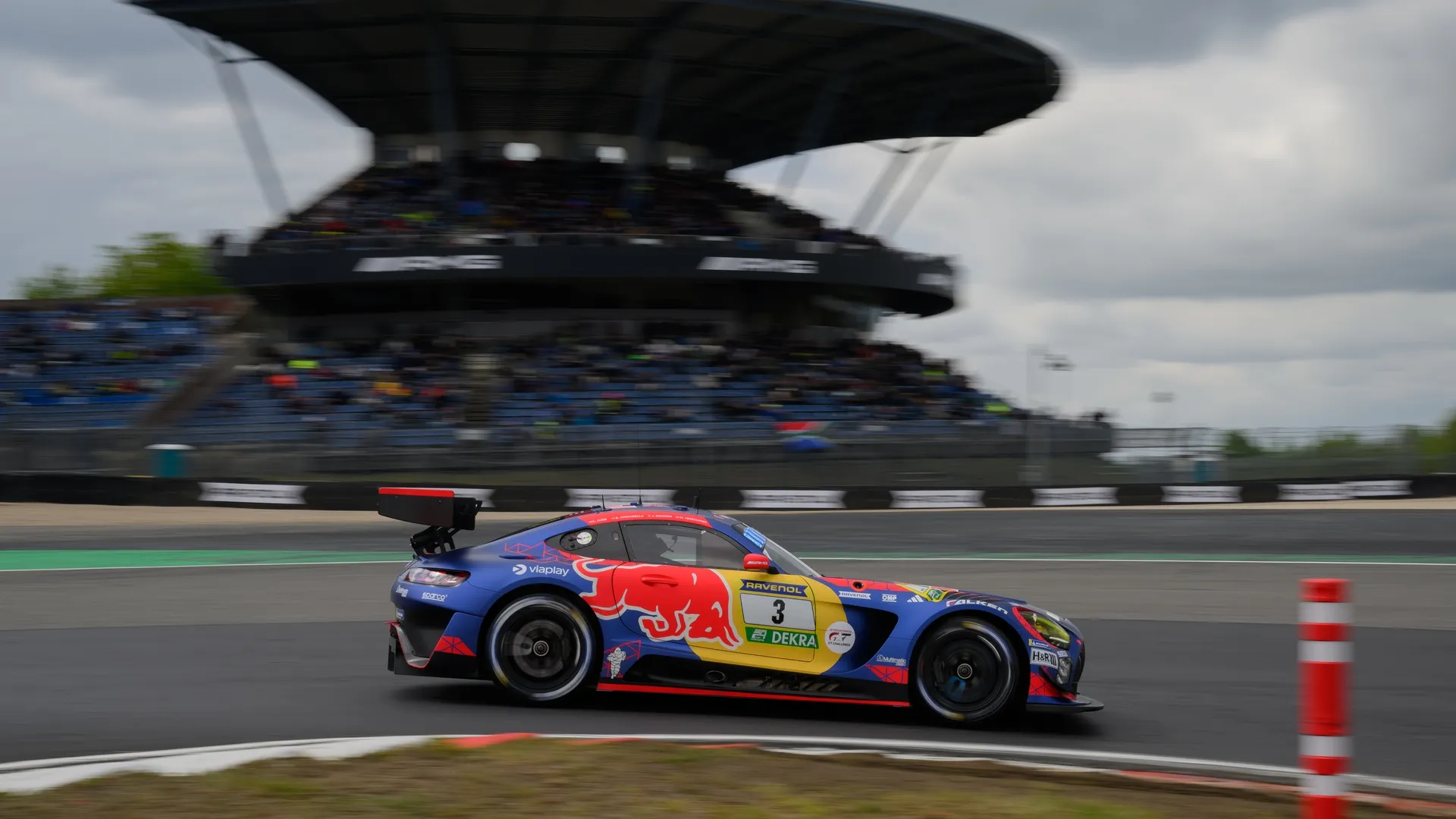 Mercedes de Max Verstappen nas 24 Horas de Nurburgring – Foto: Christian Kaspar-Bartke/Getty Images