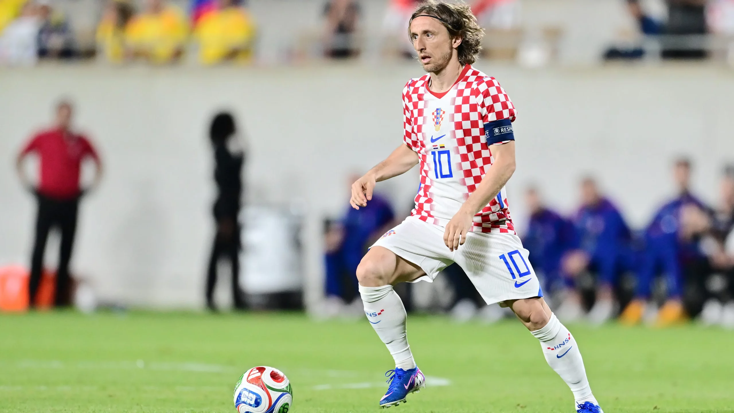 Modric vai disputar sua quinta Copa do Mundo. (Photo by Julio Aguilar/Getty Images)