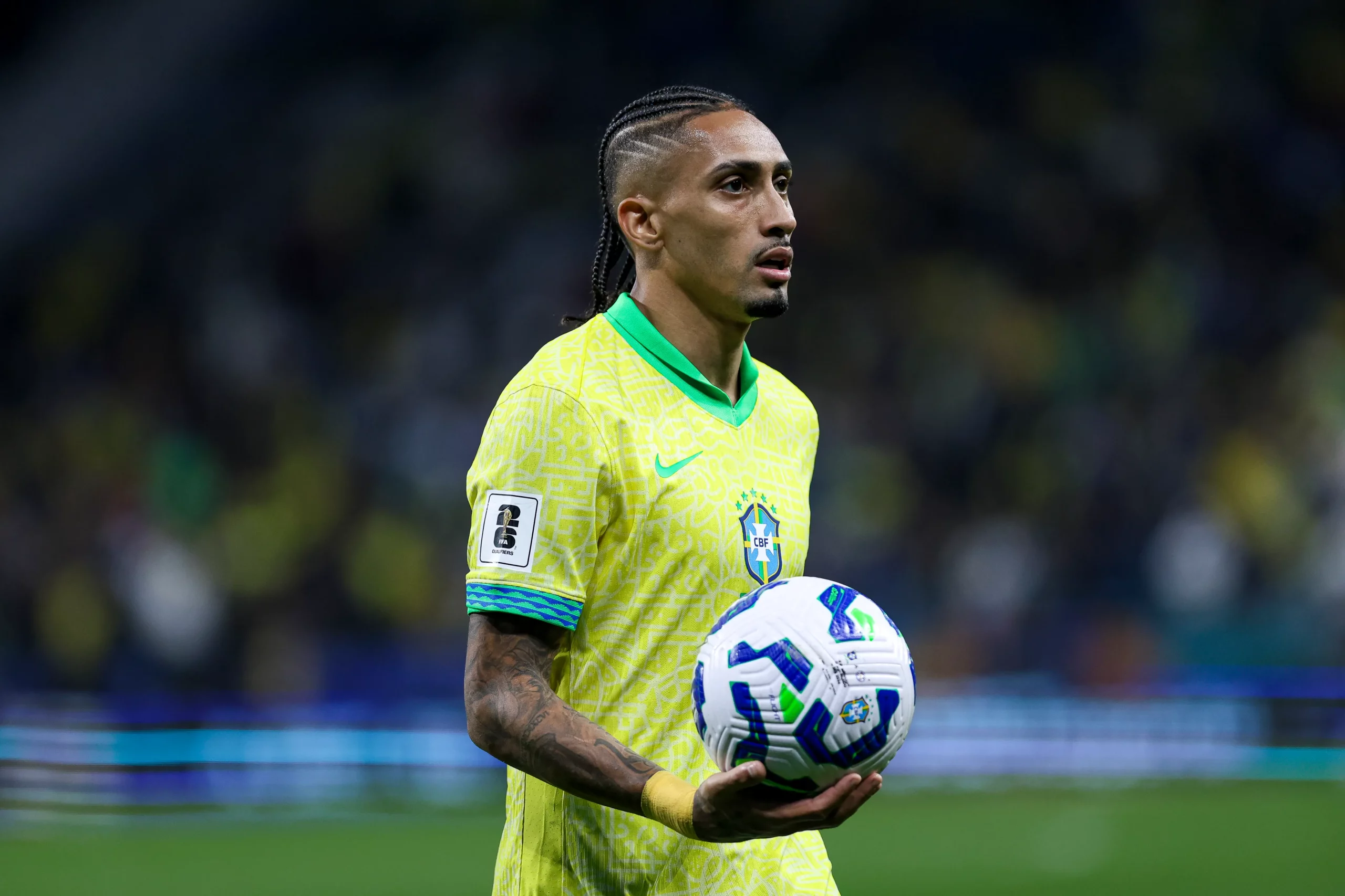 Raphinha durante partida pela Seleção Brasileira. Foto: Ricardo Moreira/Getty Images