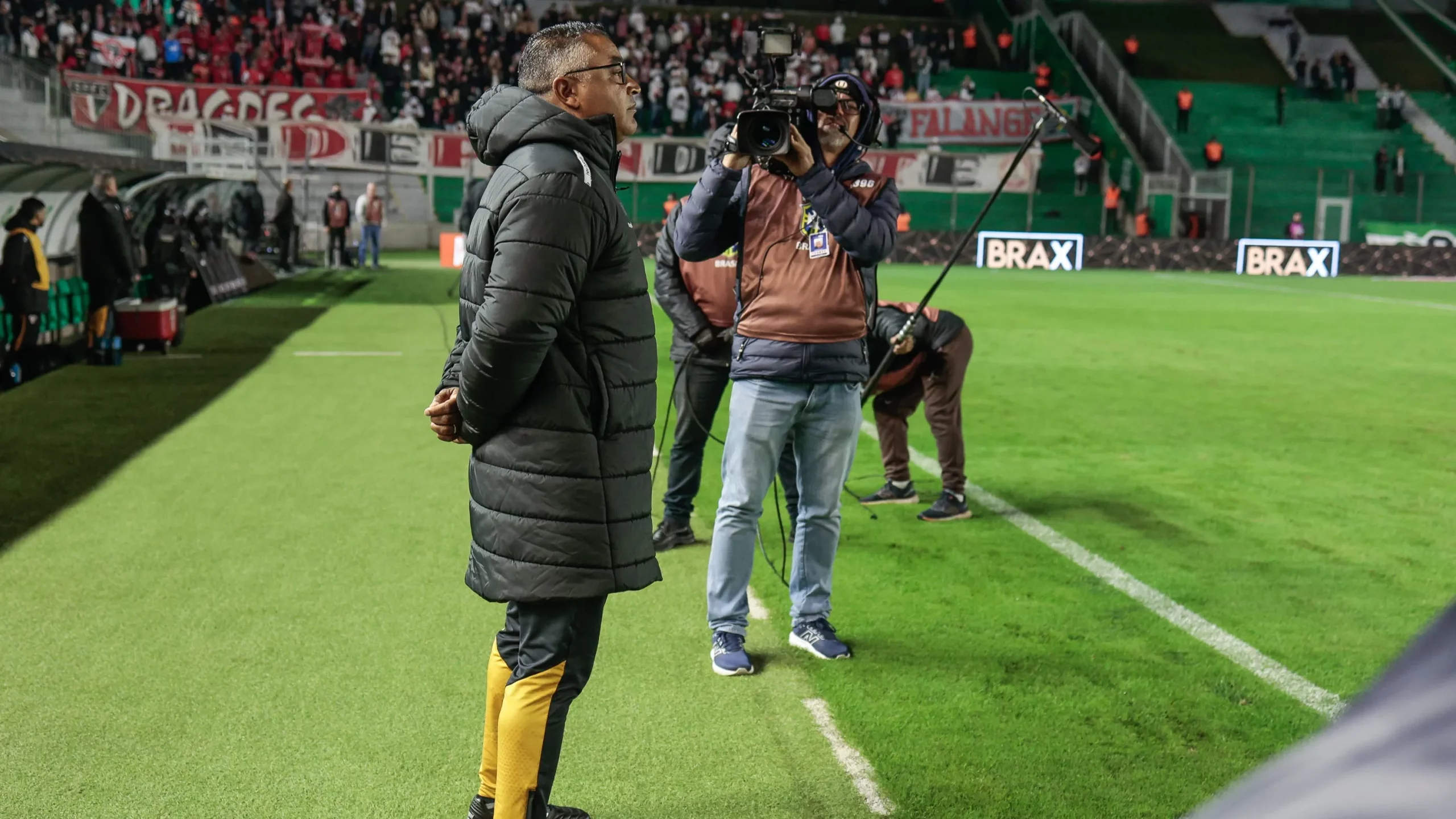 Roger Machado ex-tecnico do Sao Paulo durante partida contra o Juventude no estadio Alfredo Jaconi pelo campeonato Copa Do Brasil 2026. Foto: Luiz Erbes/AGIF