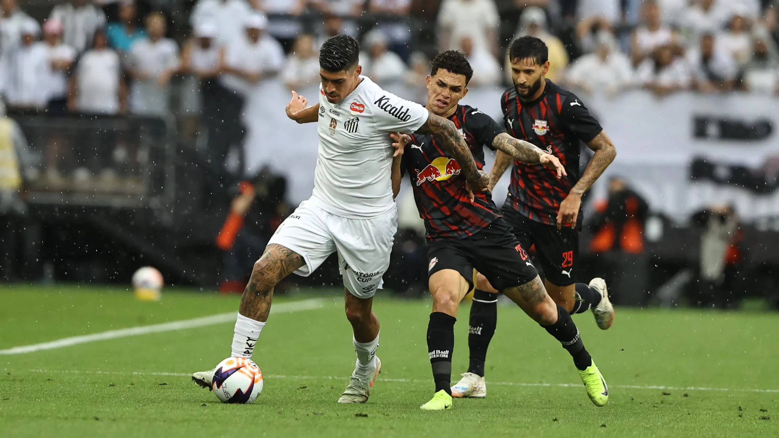 Santos volta a enfrentar o Braga na temporada. Foto: Joisel Amaral/AGIF