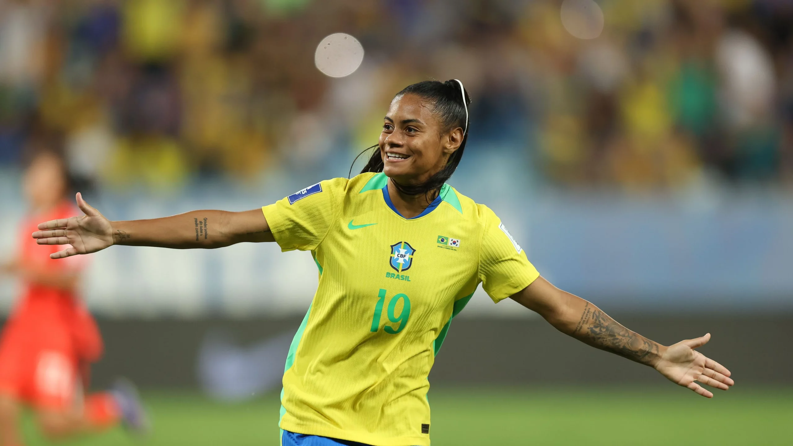 Taina Maranhão em campo pela Seleção Feminina