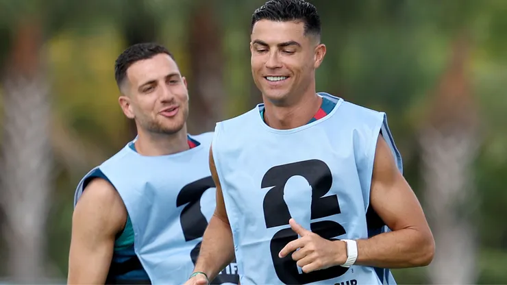 Diego Dalot ameniza possível crise em Portugal. Foto: Leonardo Fernandez/Getty Images