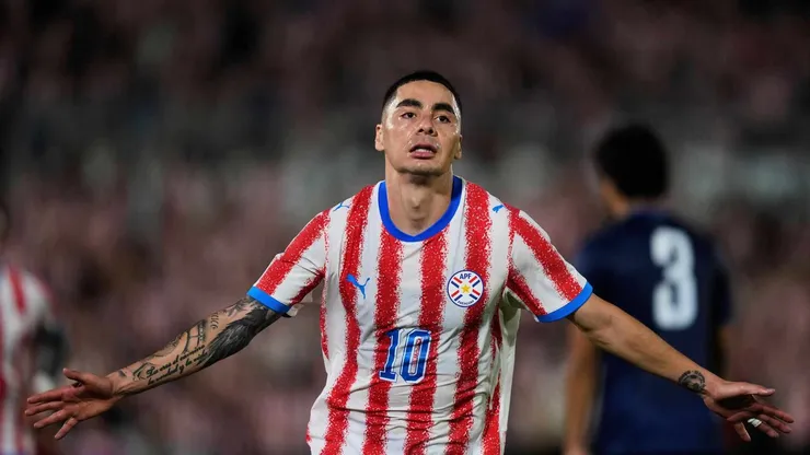 Miguel Almiron é o principal destaque do Paraguai para a Copa de 2026. Crédito: Associated press / Alamy.