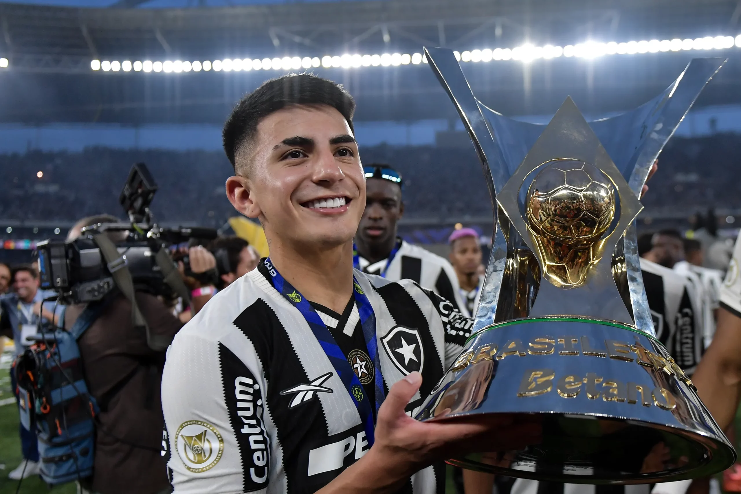 Flamengo consultou Almada –  Foto: Thiago Ribeiro/AGIF