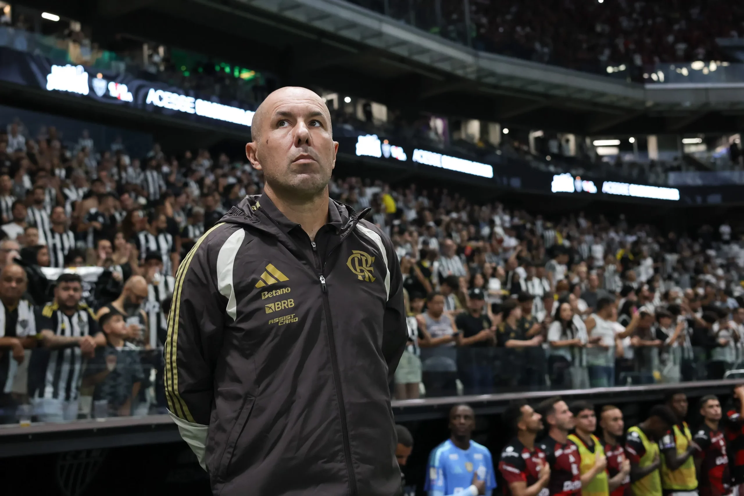 MG – BELO HORIZONTE – 26/04/2026 – BRASILEIRO A 2026, ATLETICO-MG X FLAMENGO – Leonardo Jardim tecnico do Flamengo durante partida contra o Atletico-MG no estadio Arena MRV pelo campeonato Brasileiro A 2026. Foto: Gilson Lobo/AGIF