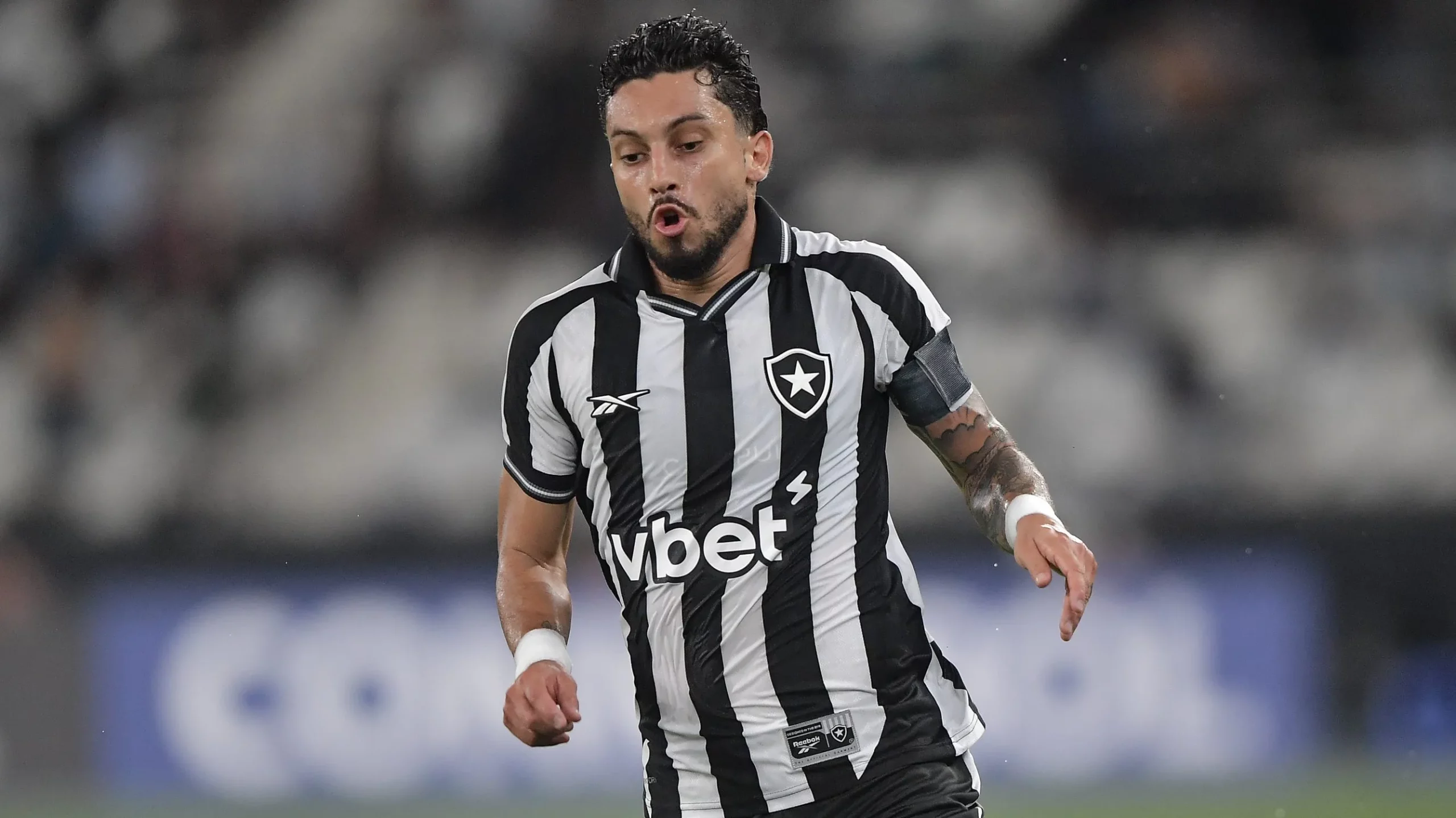 Alex Telles - Foto: Thiago Ribeiro/AGIF.
