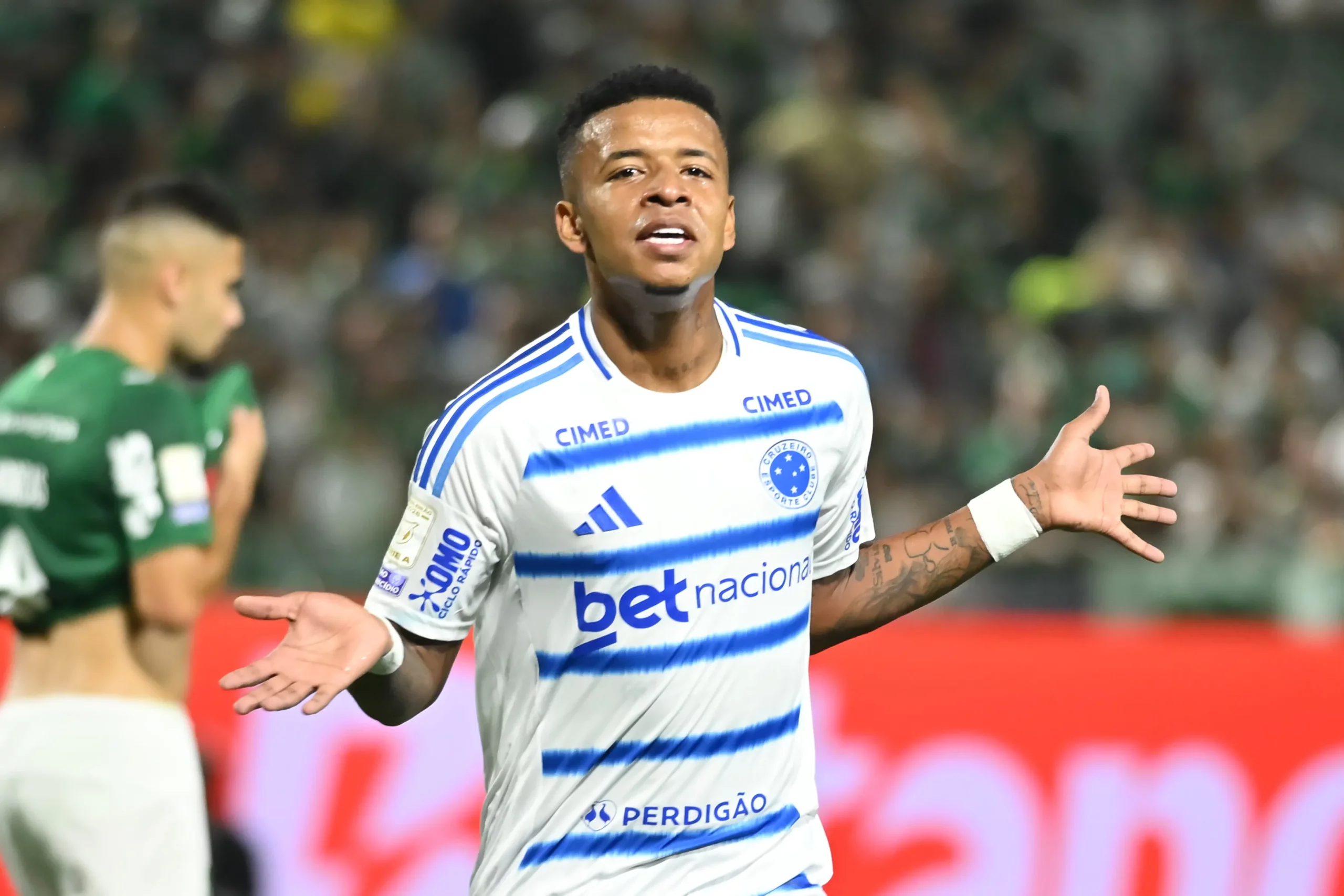 SP – BARUERI – 16/05/2026 – BRASILEIRO A 2026, PALMEIRAS X CRUZEIRO – Arroyo jogador do Cruzeiro comemora seu gol durante partida contra o Palmeiras no estadio Arena Barueri pelo campeonato Brasileiro A 2026. Foto: Jota Erre/AGIF