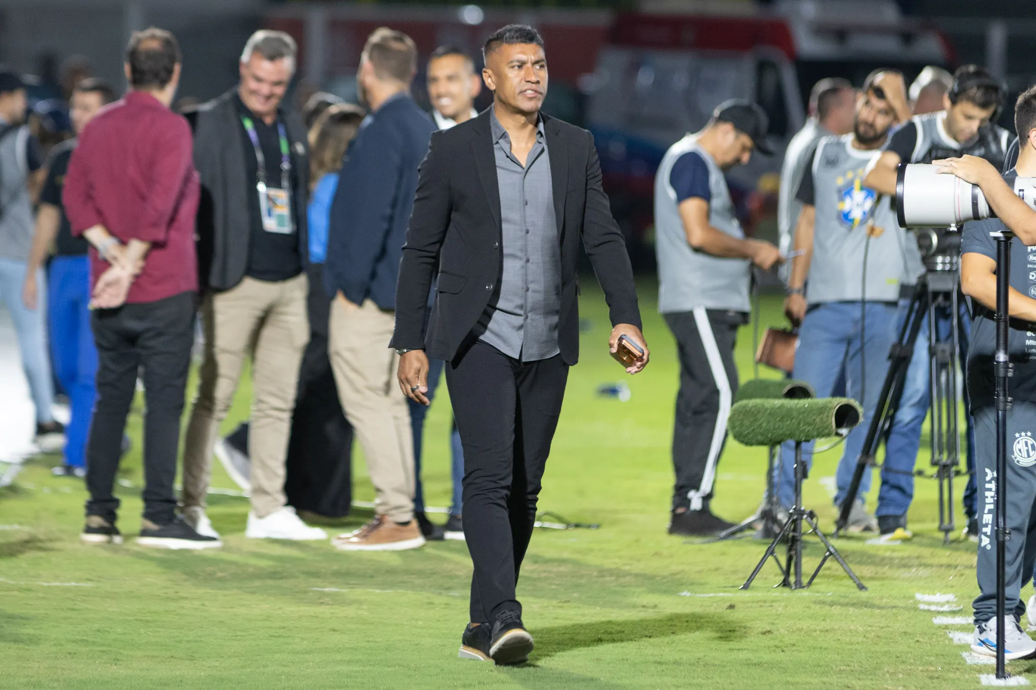 Paulinho antes da partida contra o Fluminense no estádio Jose Maria de Campos Maia pelo campeonato Brasileiro A 2026. Foto: HUGO NEVES /RP FOTOPRESS/AGIF