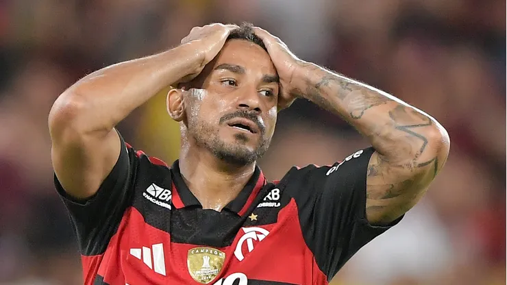 Danilo foi questionado sobre o clube português.