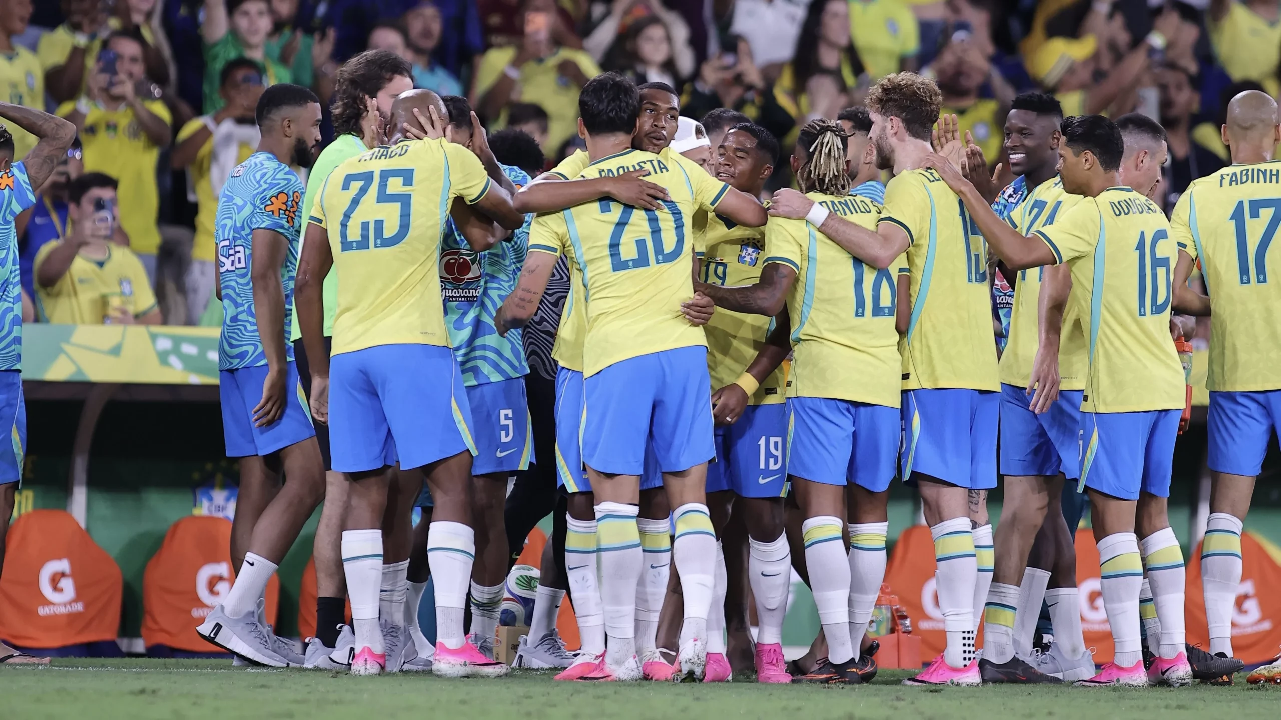 Seleção Brasileira divide opiniões - Foto: Baggio Rodrigues/AGIF.