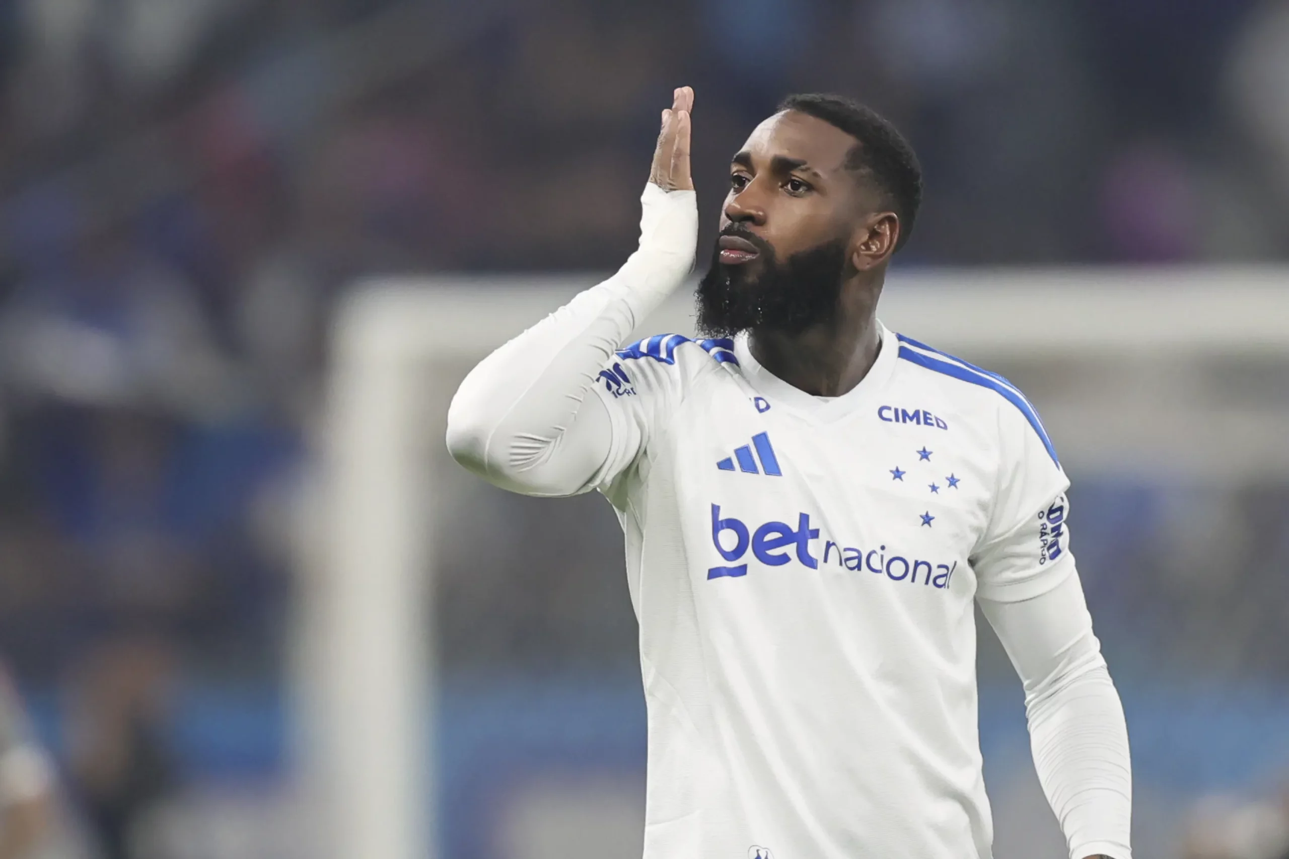 Gerson jogador do Cruzeiro durante partida contra o Fluminense no estadio Mineirao pelo campeonato Brasileiro A 2026. Foto: Gilson Lobo/AGIF