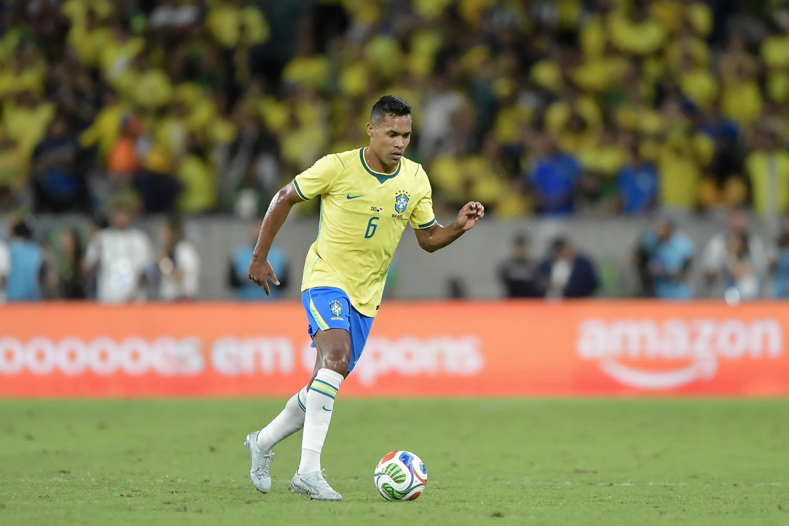 RJ – RIO DE JANEIRO – 31/05/2026 – AMISTOSO, SELECAO BRASILEIRA X PANAMA – Alex Sandro jogador do Selecao Brasileira durante partida contra o Panama no estadio Maracana pelo campeonato Amistoso. Foto: Thiago Ribeiro/AGIF